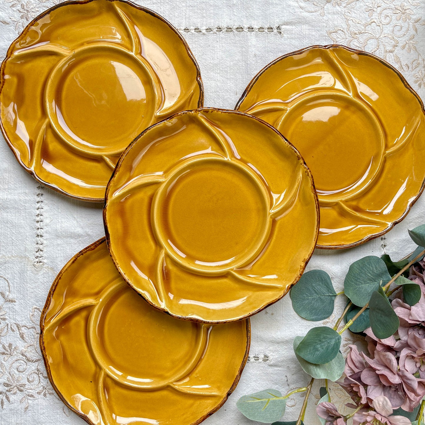 Assiettes à fondue vintage en céramique ADP France 1950, vaisselle compartimentée rétro, lot de 4