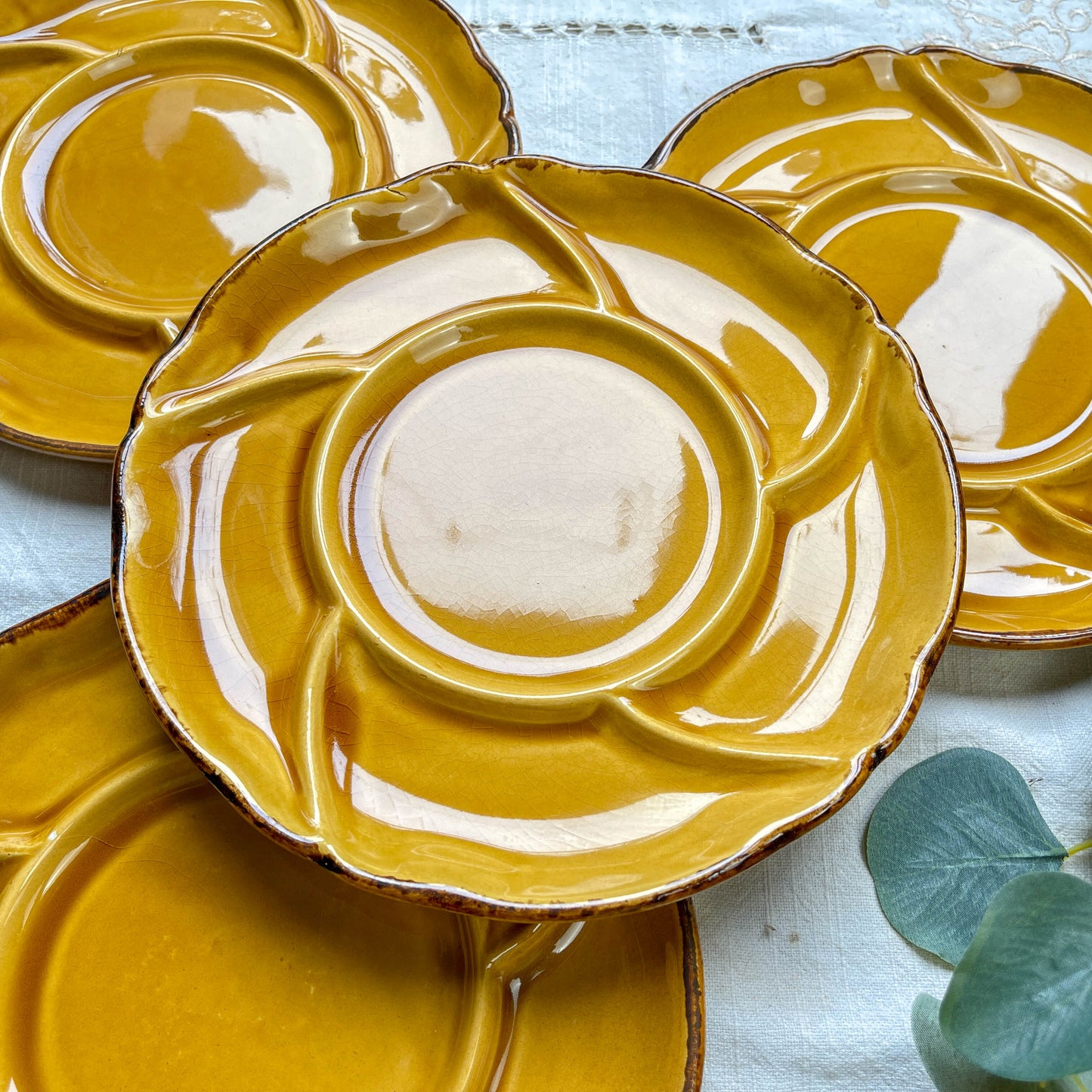 Assiettes à fondue vintage en céramique ADP France 1950, vaisselle compartimentée rétro, lot de 4