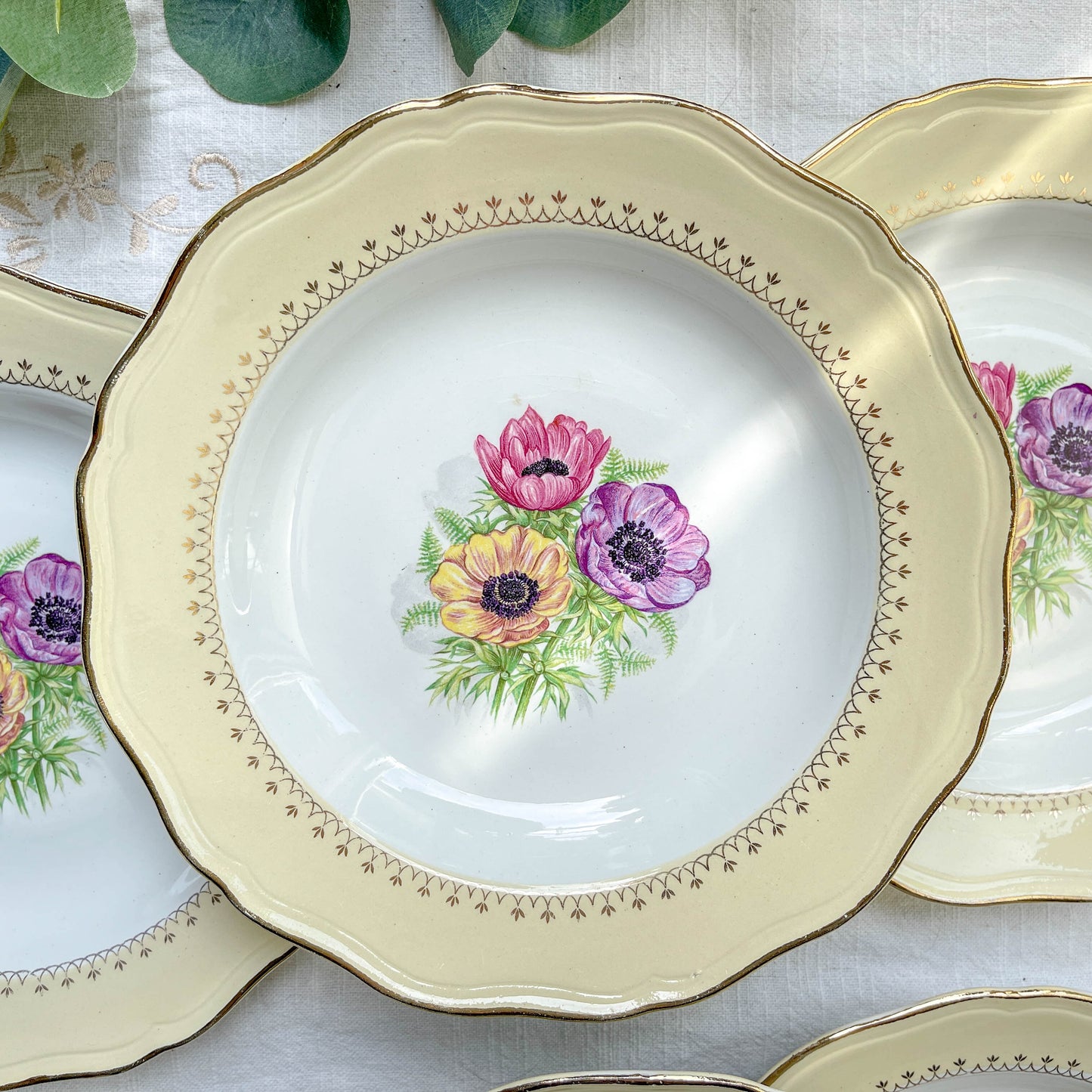 6 Assiettes creuses en porcelaine vintage motif fleuri blanche jaune doré L'Amandinoise "Coopélia" -Vaisselle vintage fleurie