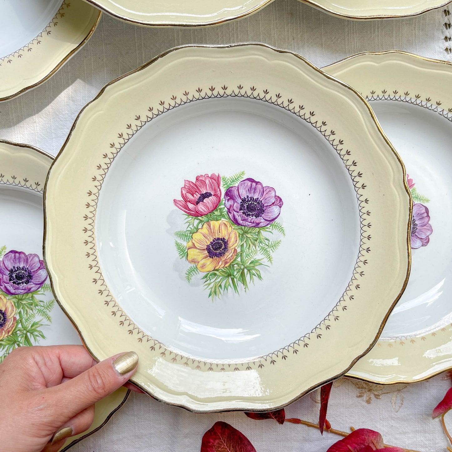 6 Assiettes creuses en porcelaine vintage motif fleuri blanche jaune doré L'Amandinoise "Coopélia" -Vaisselle vintage fleurie