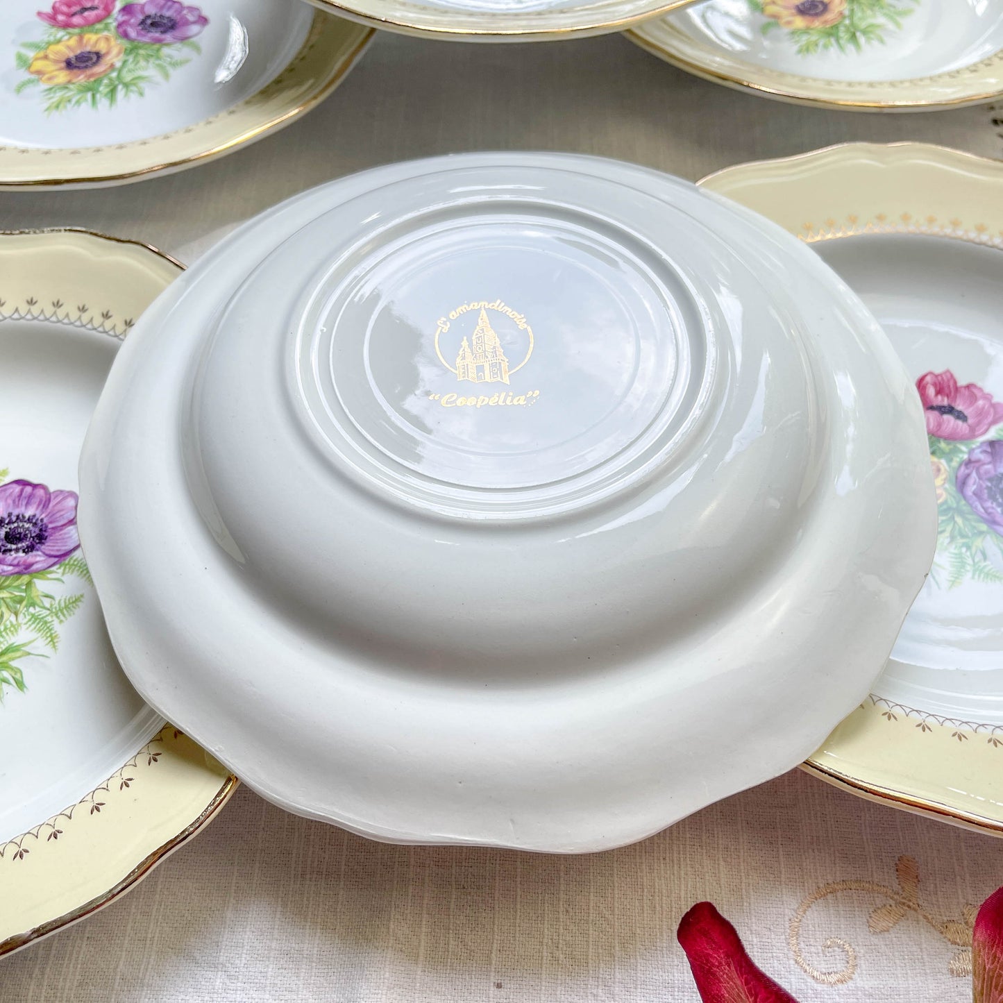 4 Assiettes creuses en porcelaine vintage motif fleuri blanche jaune doré L'Amandinoise "Coopélia"