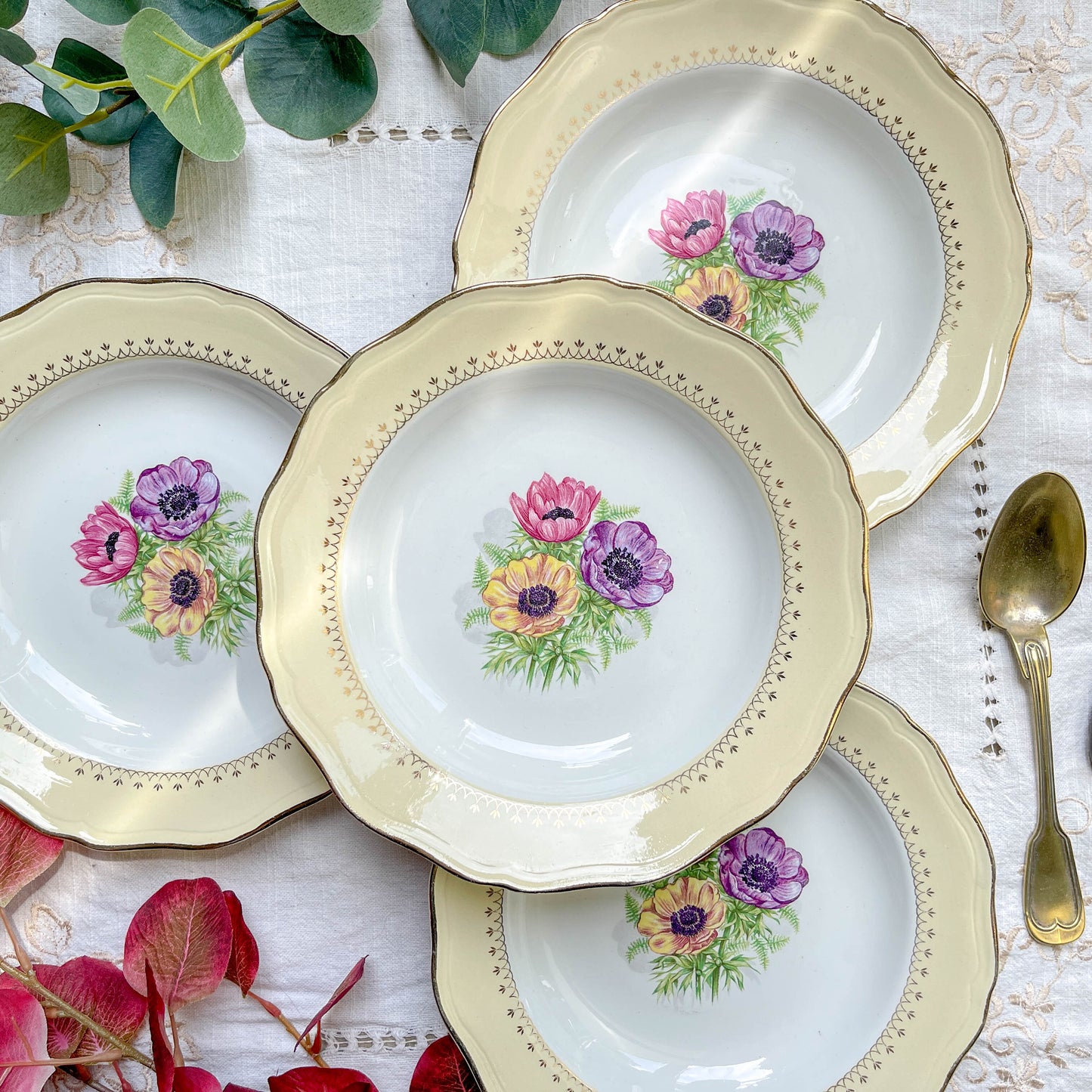 4 Assiettes creuses en porcelaine vintage motif fleuri blanche jaune doré L'Amandinoise "Coopélia"