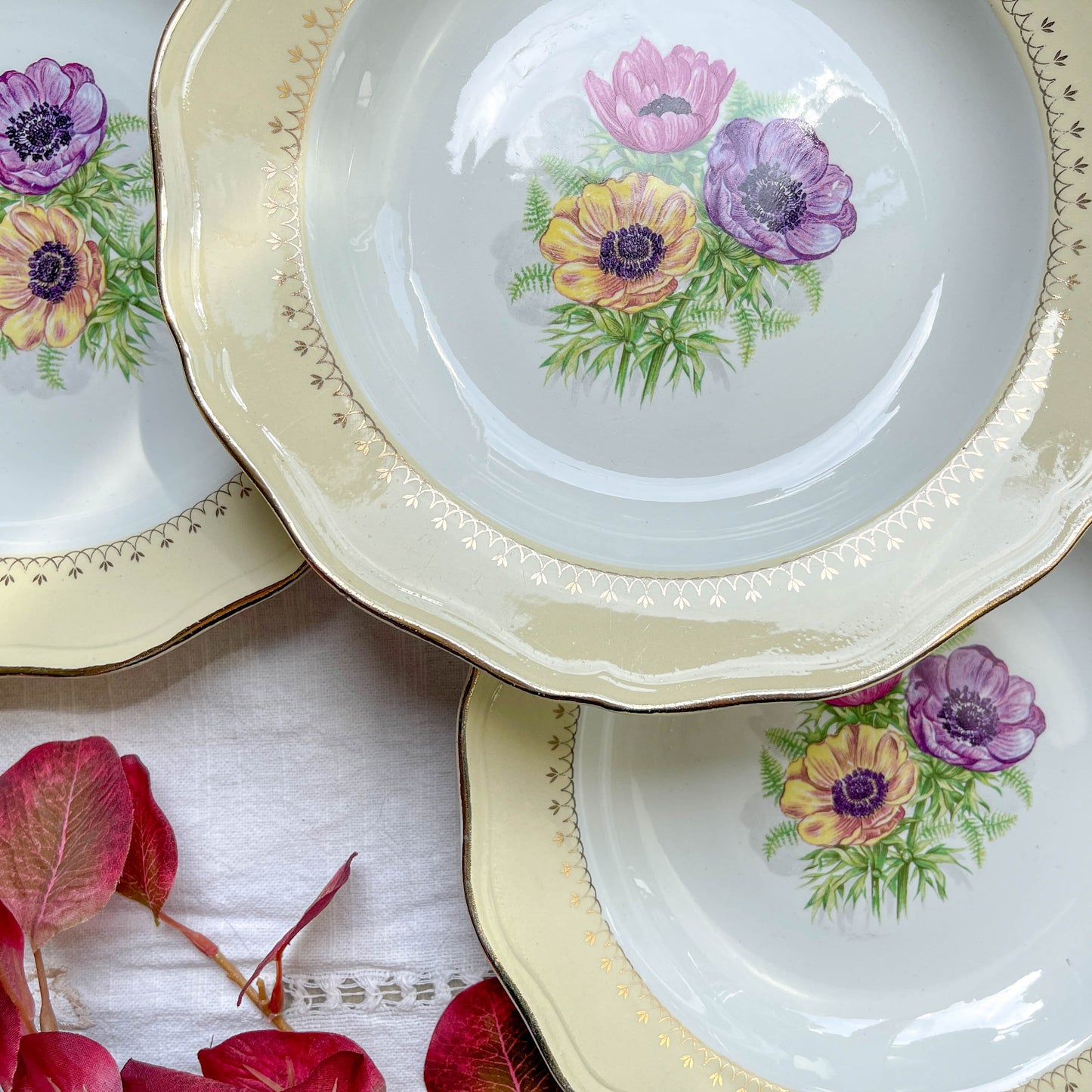 4 Assiettes creuses en porcelaine vintage motif fleuri blanche jaune doré L'Amandinoise "Coopélia"