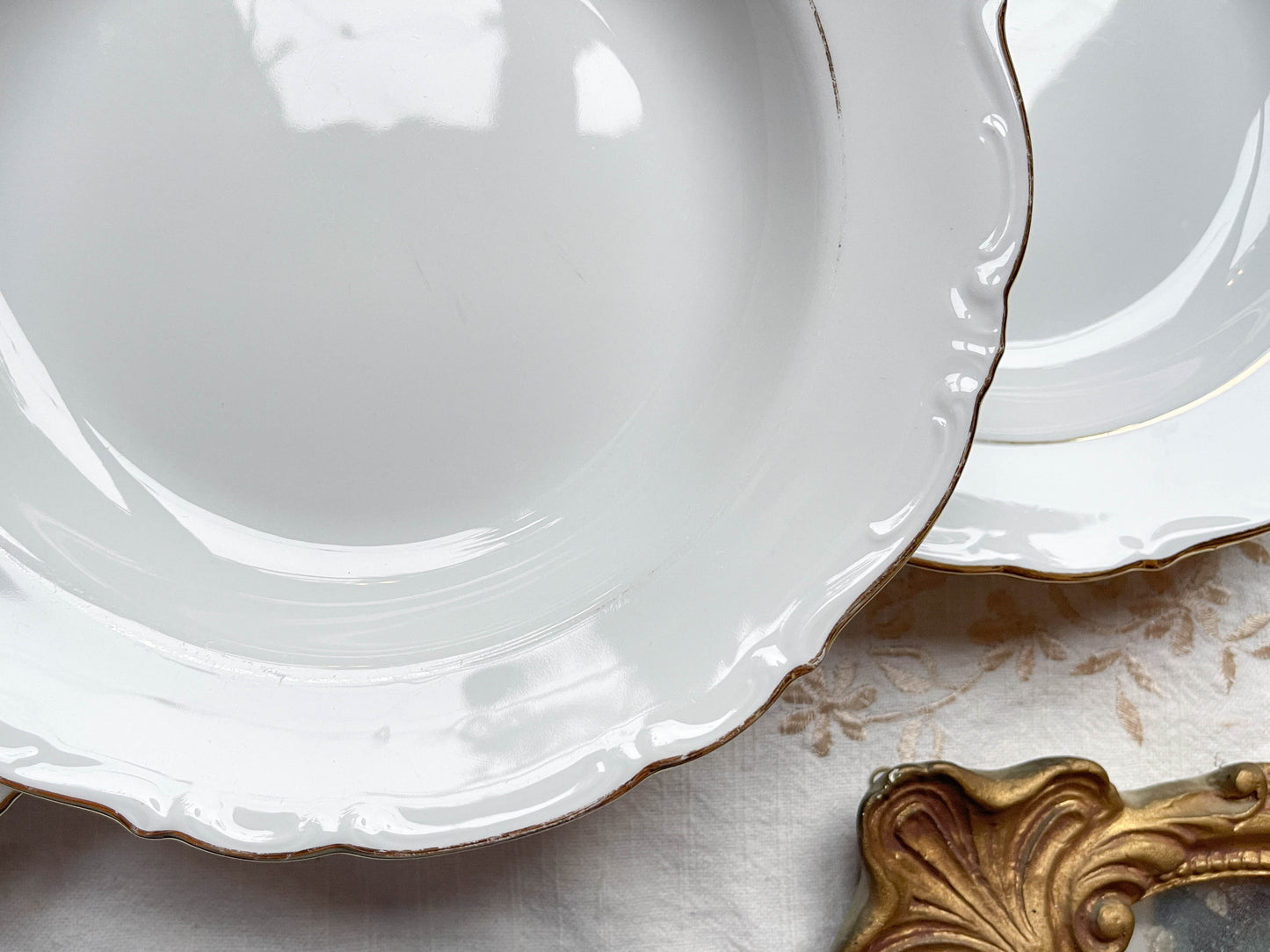 7 Assiettes creuses porcelaine blanche dorée Française Winterling BAVARIA