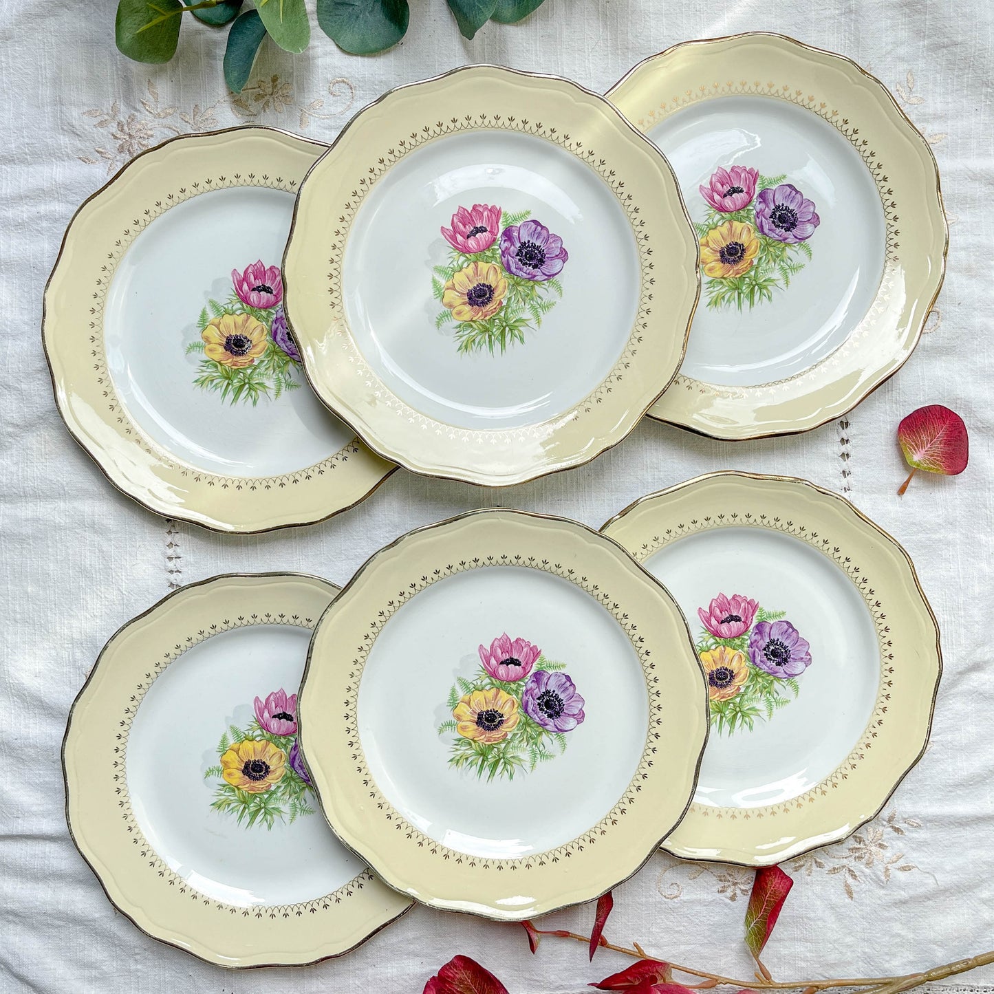 6 Assiettes plates en porcelaine vintage motif fleuri blanche jaune doré L'Amandinoise "Coopélia" -Vaisselle vintage fleurie