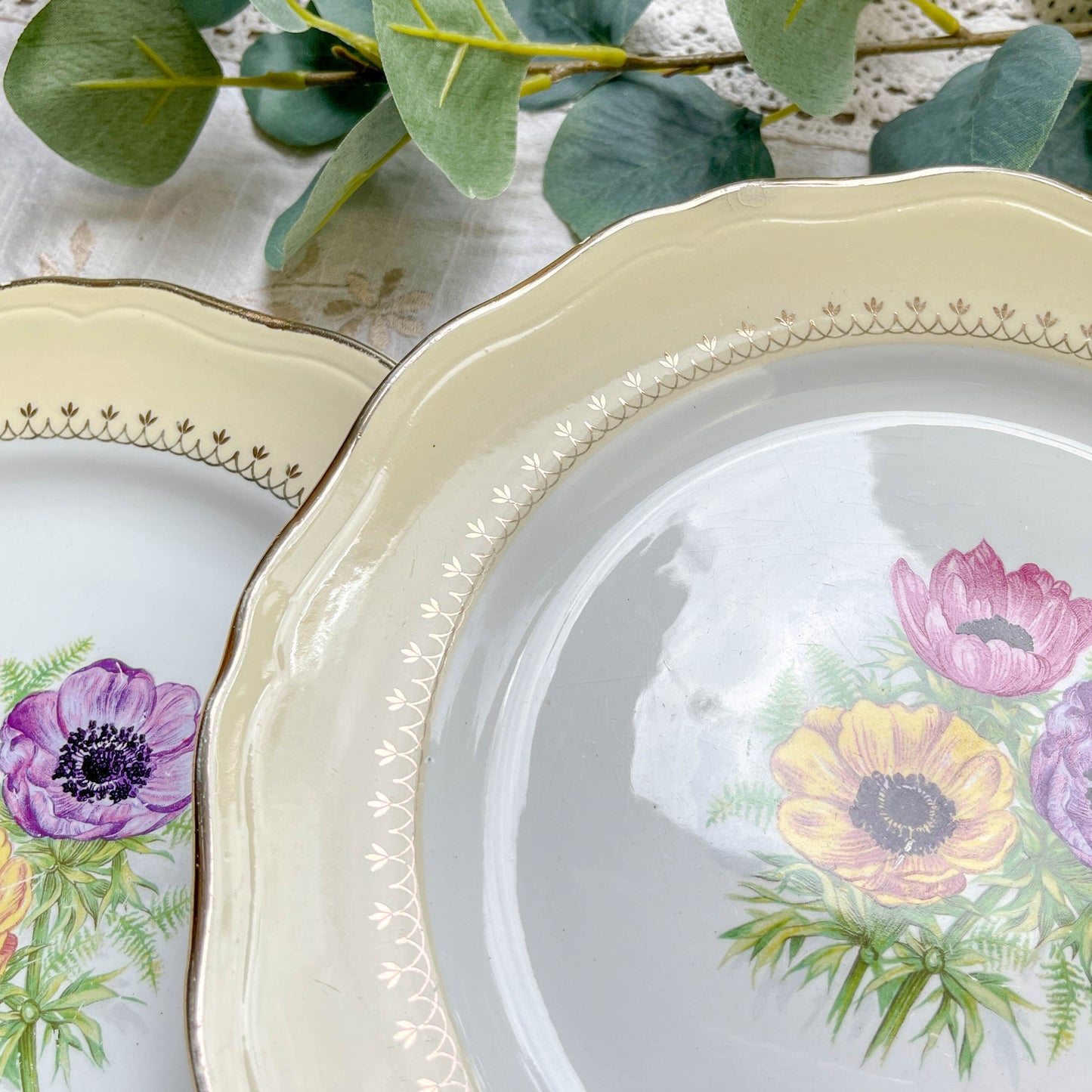 6 Assiettes plates en porcelaine vintage motif fleuri blanche jaune doré L'Amandinoise "Coopélia" -Vaisselle vintage fleurie