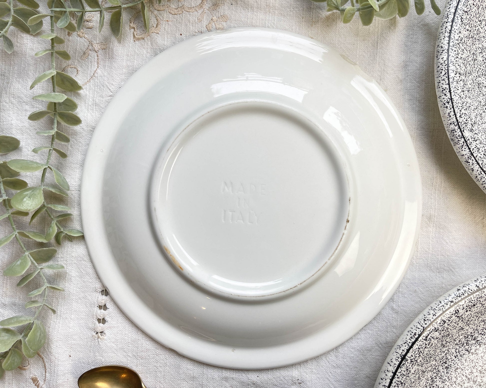 3 Assiettes en faïence Italienne mouchetée noir et blanc