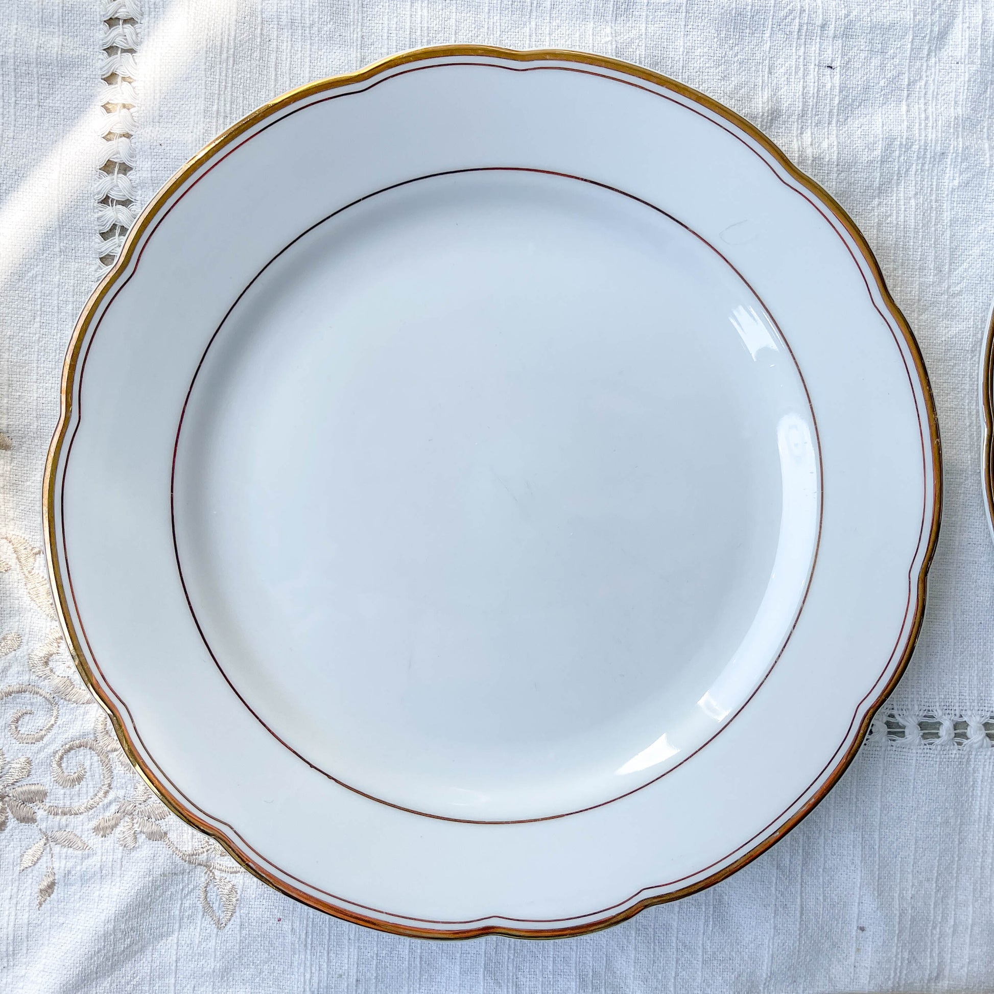 6 Assiettes plates vintage en porcelaine blanche et doré Kahla Gbr