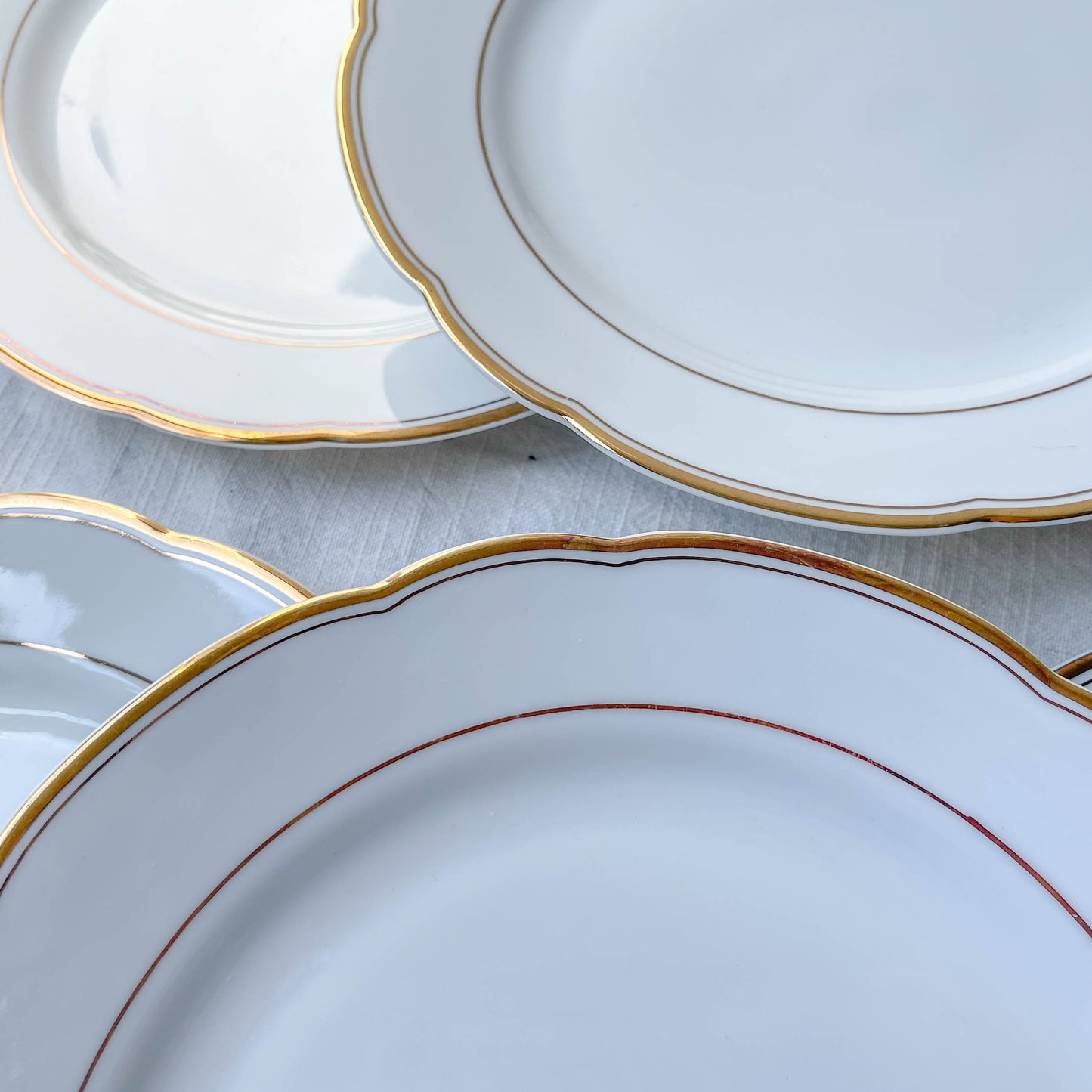 6 Assiettes plates vintage en porcelaine blanche et doré Kahla Gbr