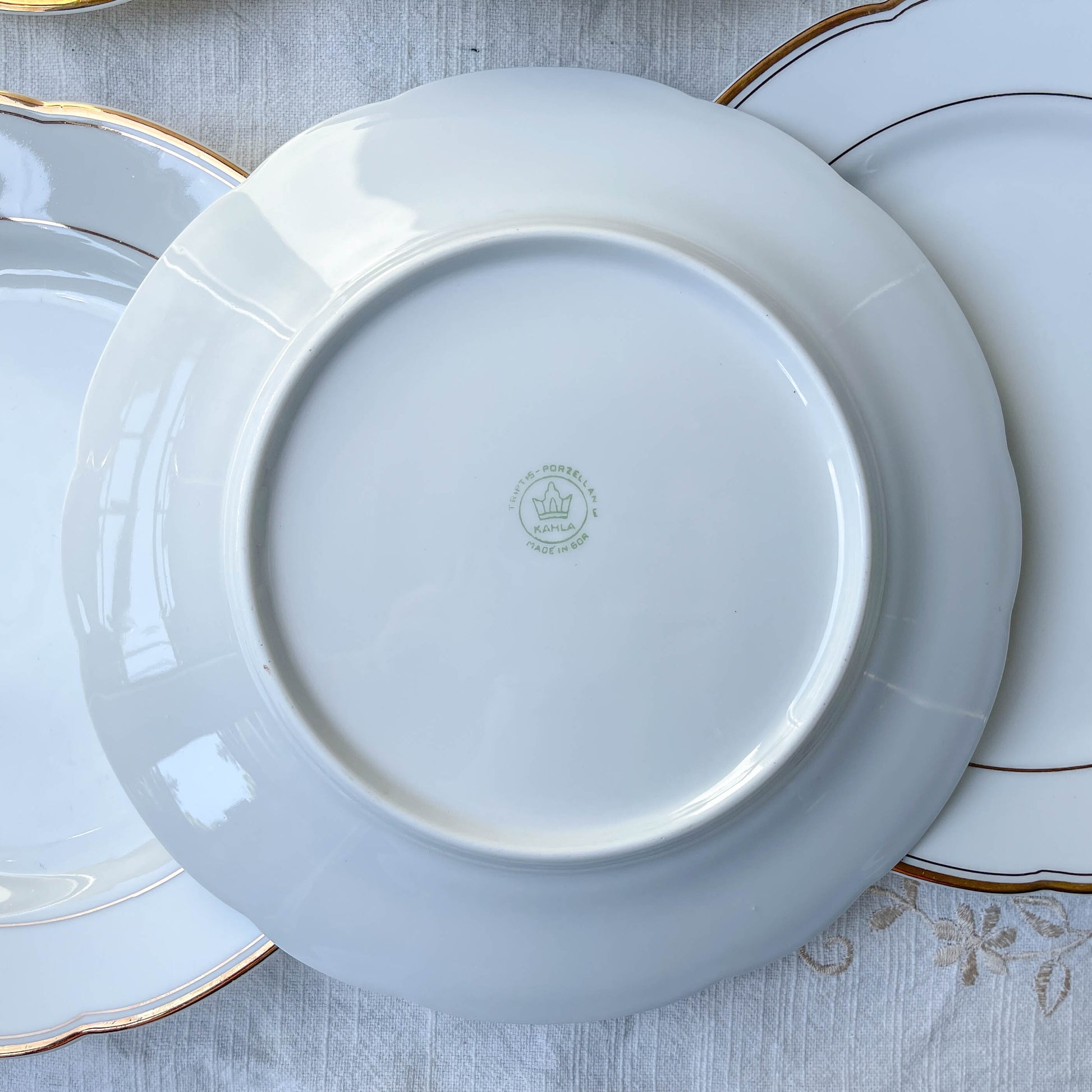 6 Assiettes plates vintage en porcelaine blanche et doré Kahla Gbr