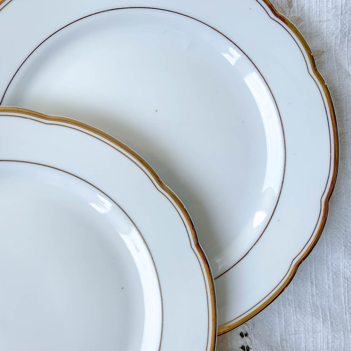 6 Assiettes plates vintage en porcelaine blanche et doré Kahla Gbr
