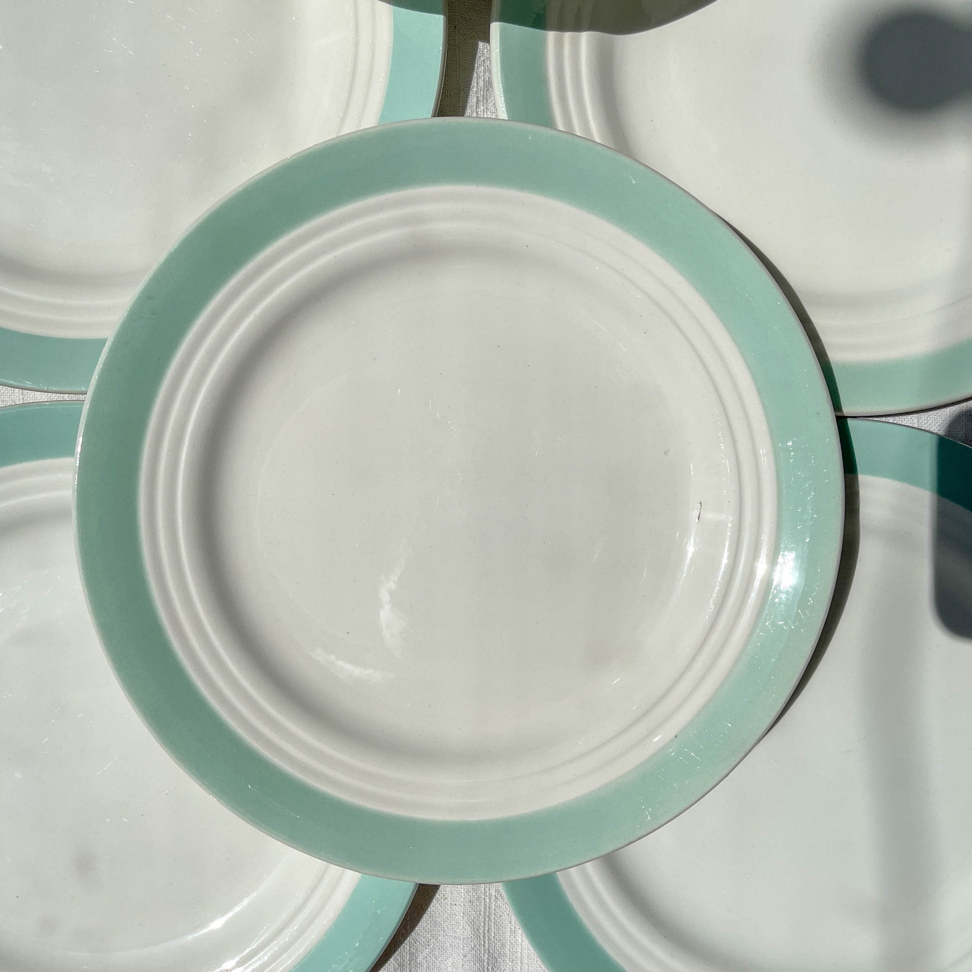 8 assiettes vintage en porcelaine française blanches vertes Céranord