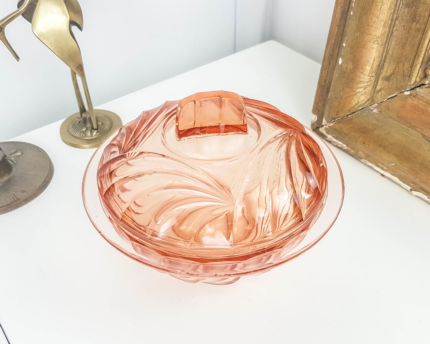 Bonbonnière vintage en verre rose Art déco 1950