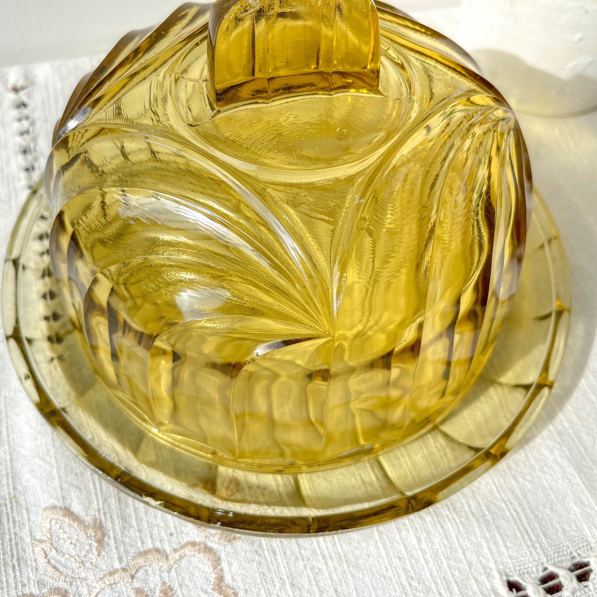 Cloche à fromage en verre ambré vintage – Made in France – Plateau à fromage rétro