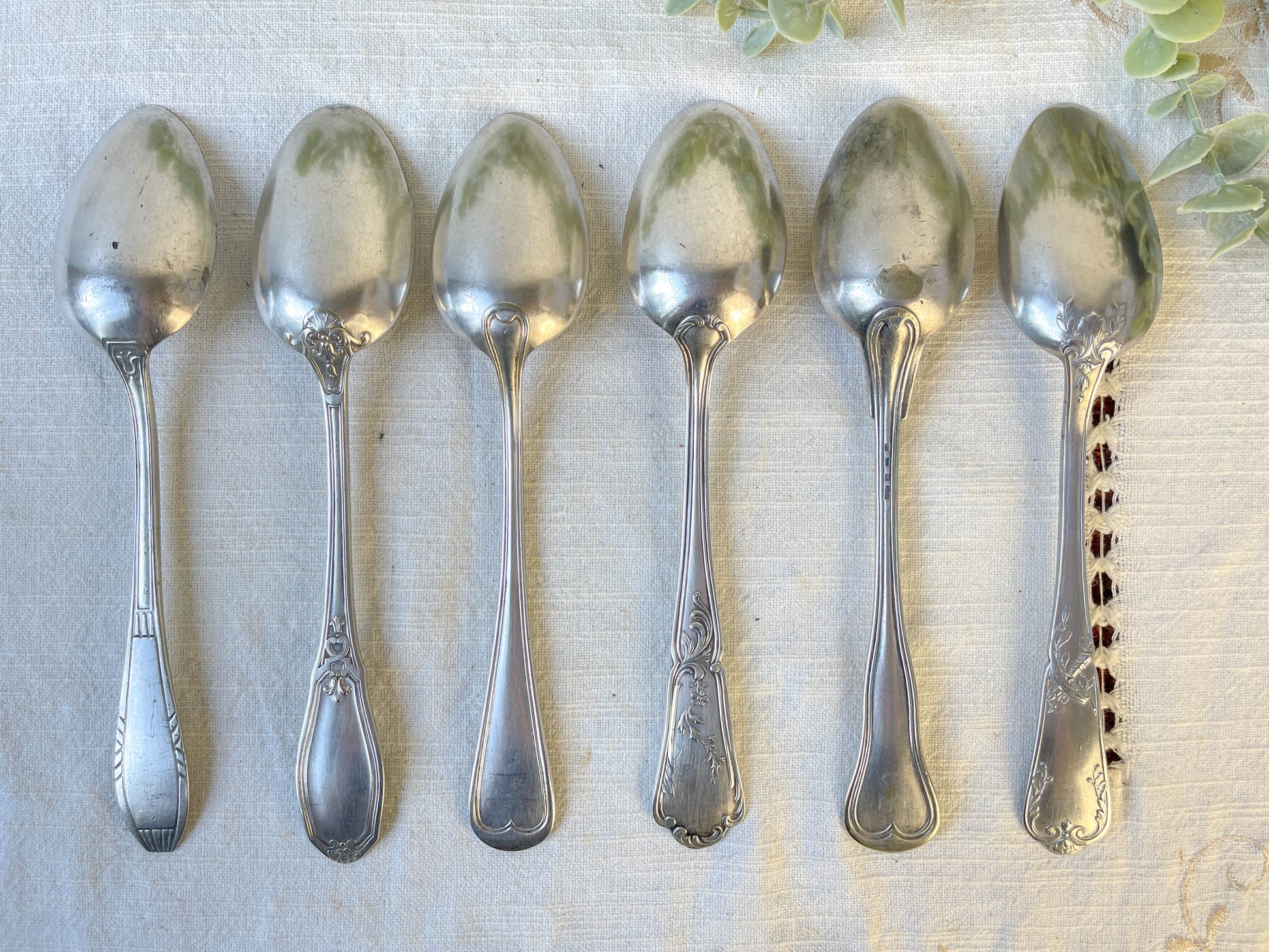 Ensemble de 6 cuillères à soupe vintage dépareillées