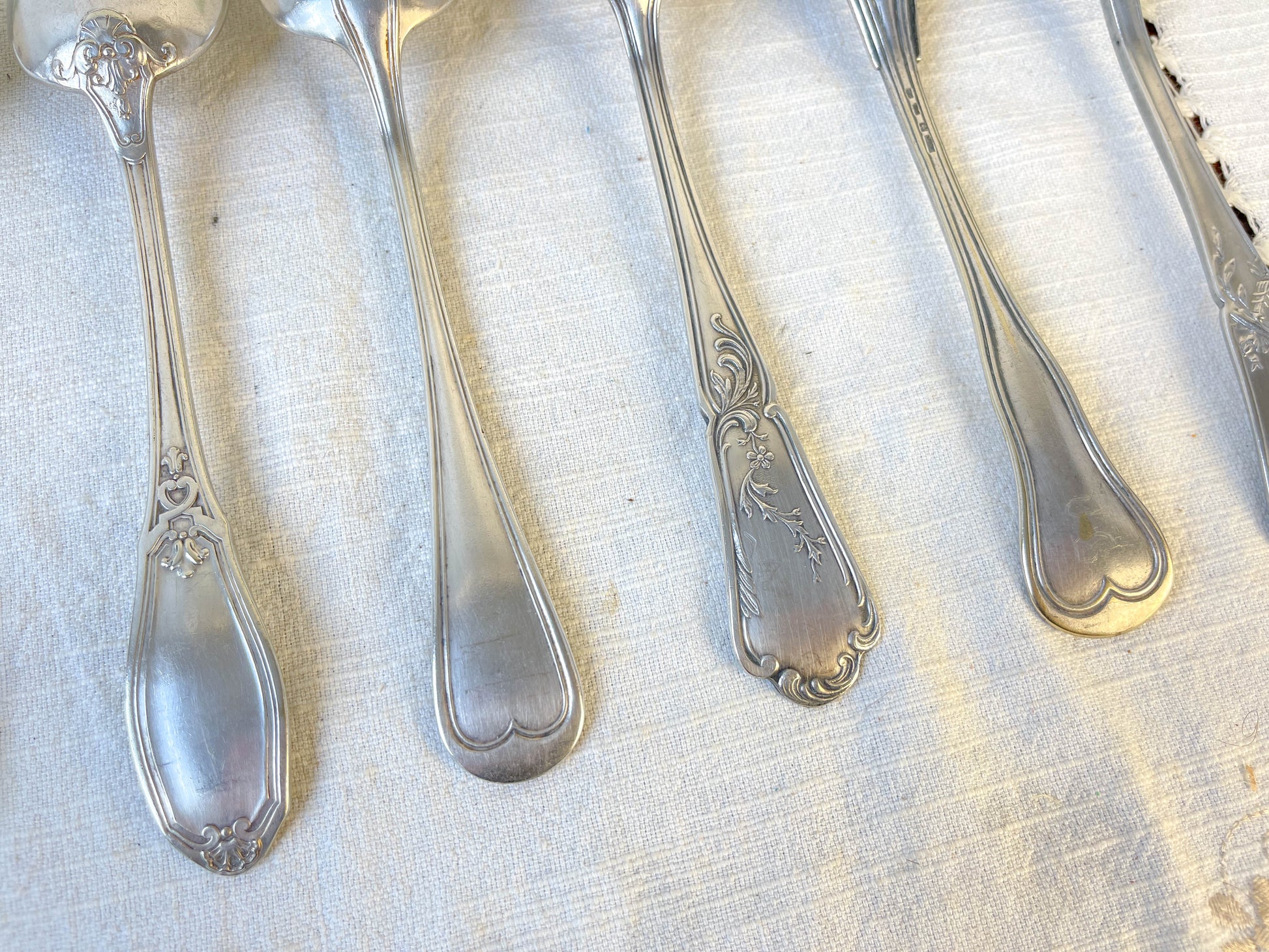 Ensemble de 6 cuillères à soupe vintage dépareillées