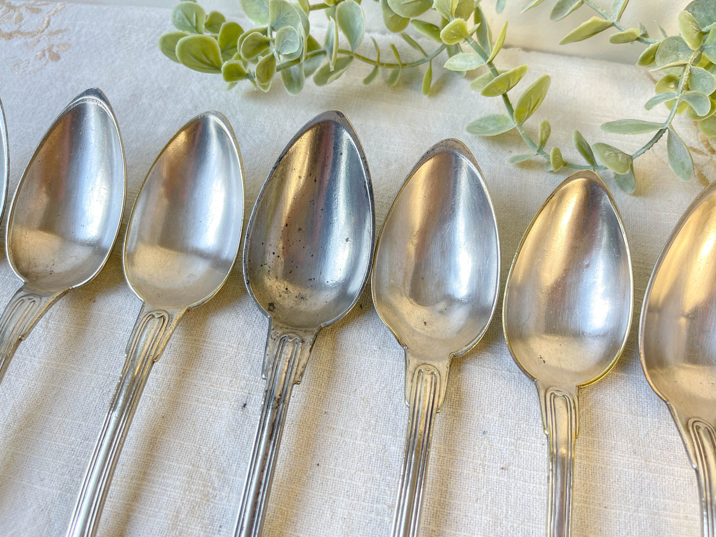 Set of 8 vintage silver-plated soup spoons
