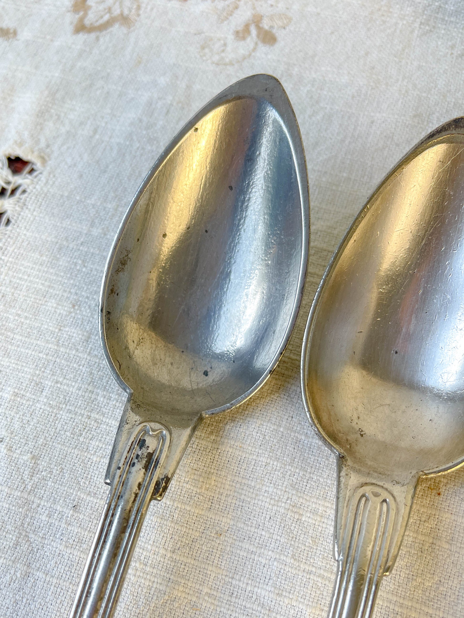 Ensemble de 8 cuillères à soupe vintage en métal argenté