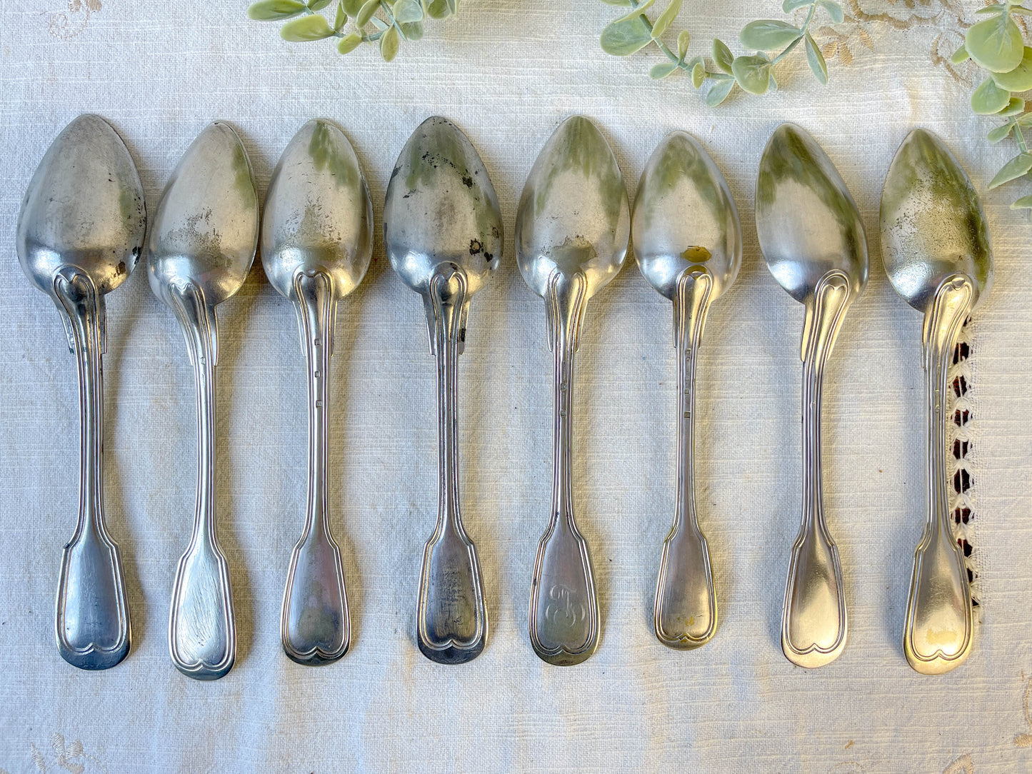 Ensemble de 8 cuillères à soupe vintage en métal argenté