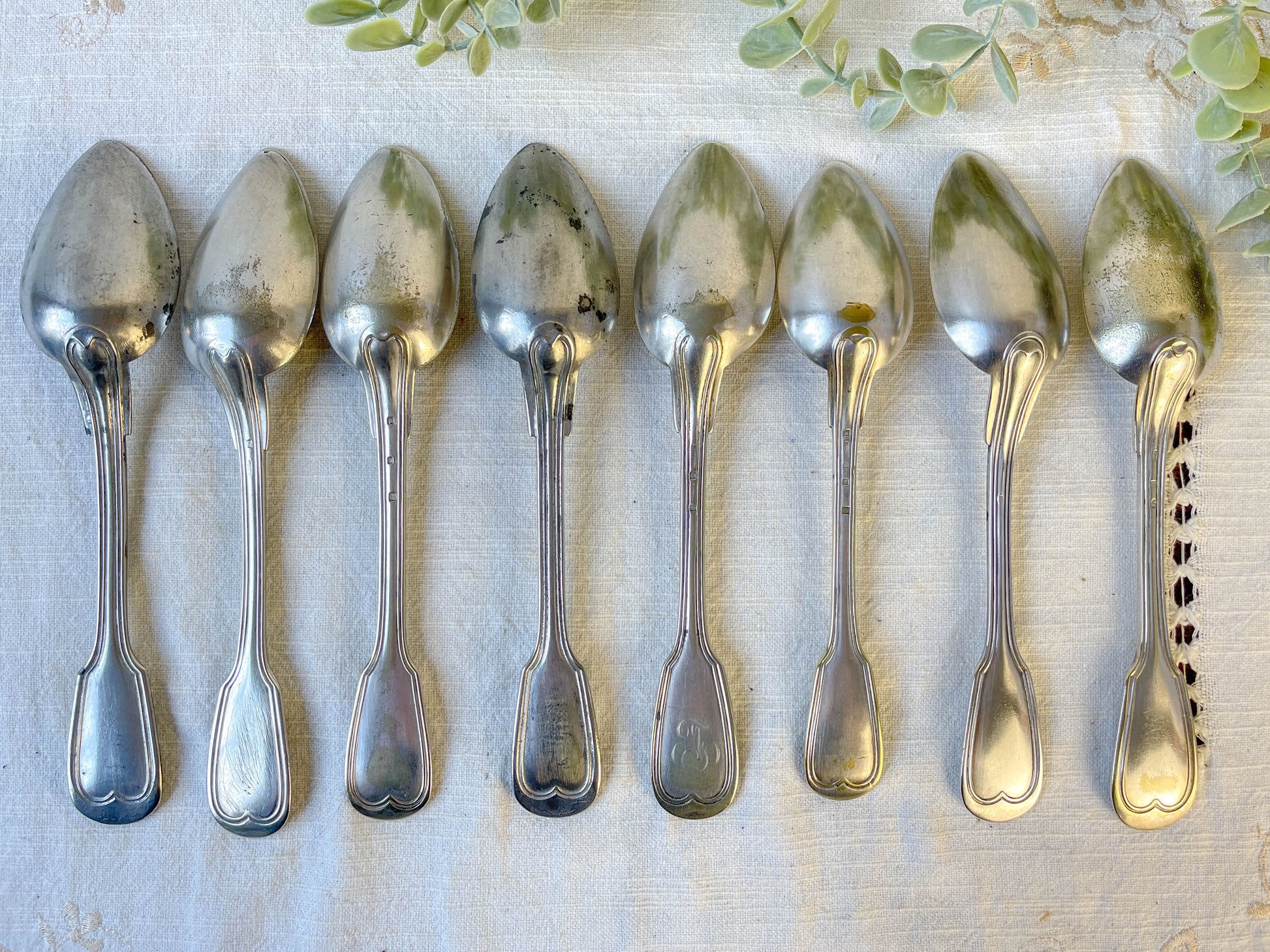 Ensemble de 8 cuillères à soupe vintage en métal argenté