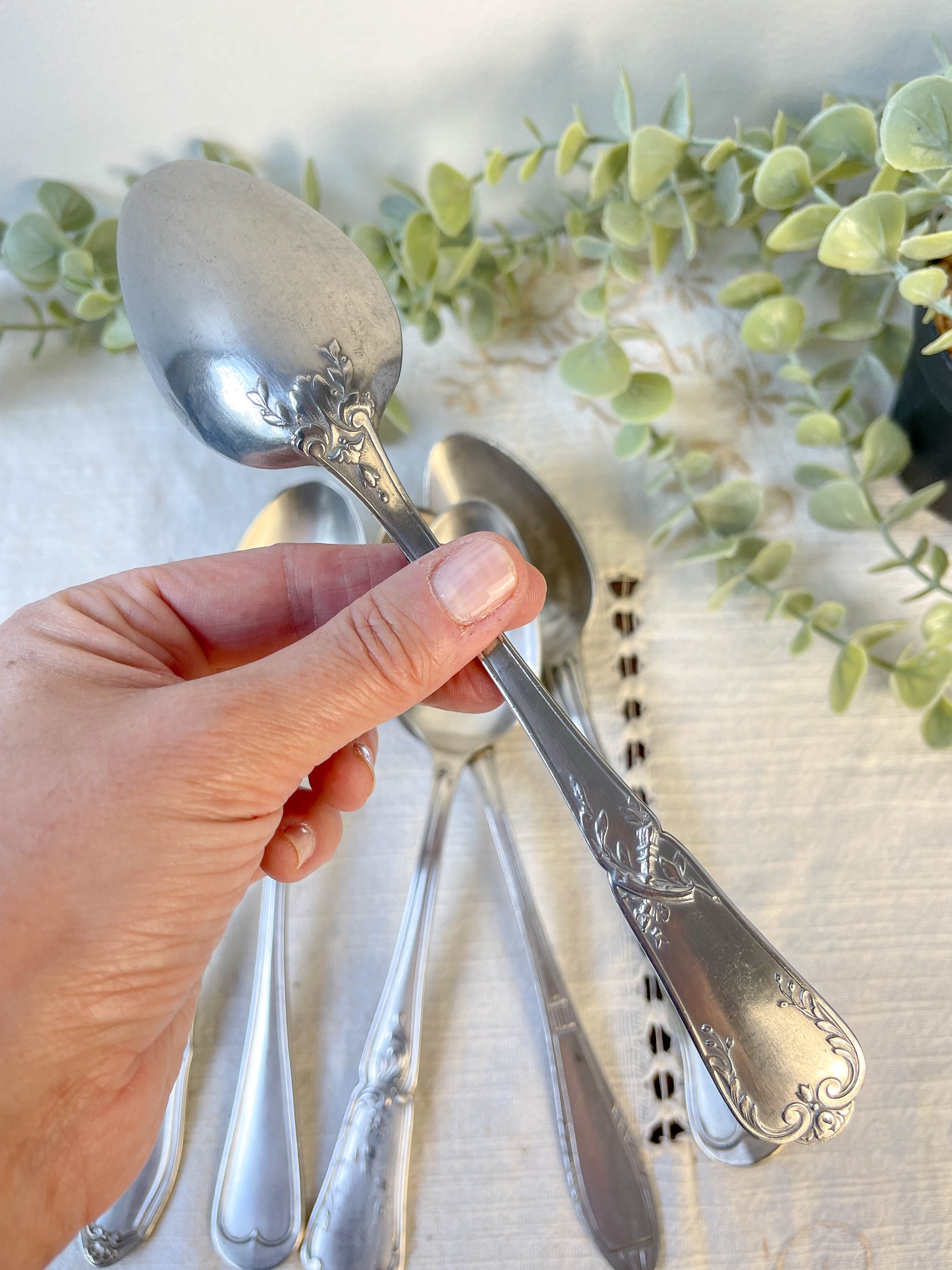 Ensemble de 6 cuillères à soupe vintage dépareillées