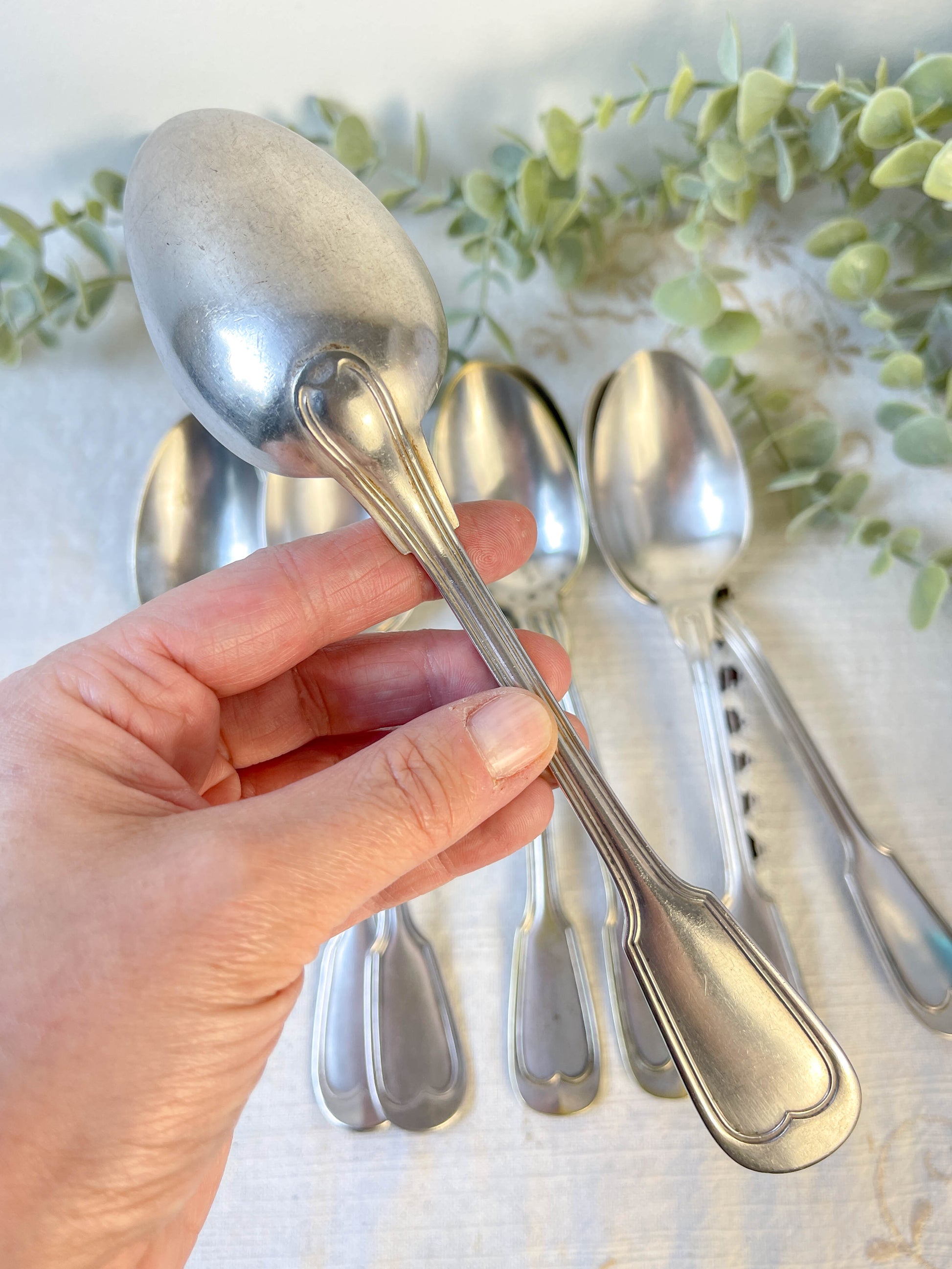 Ensemble de 8 cuillères à soupe vintage en métal argenté
