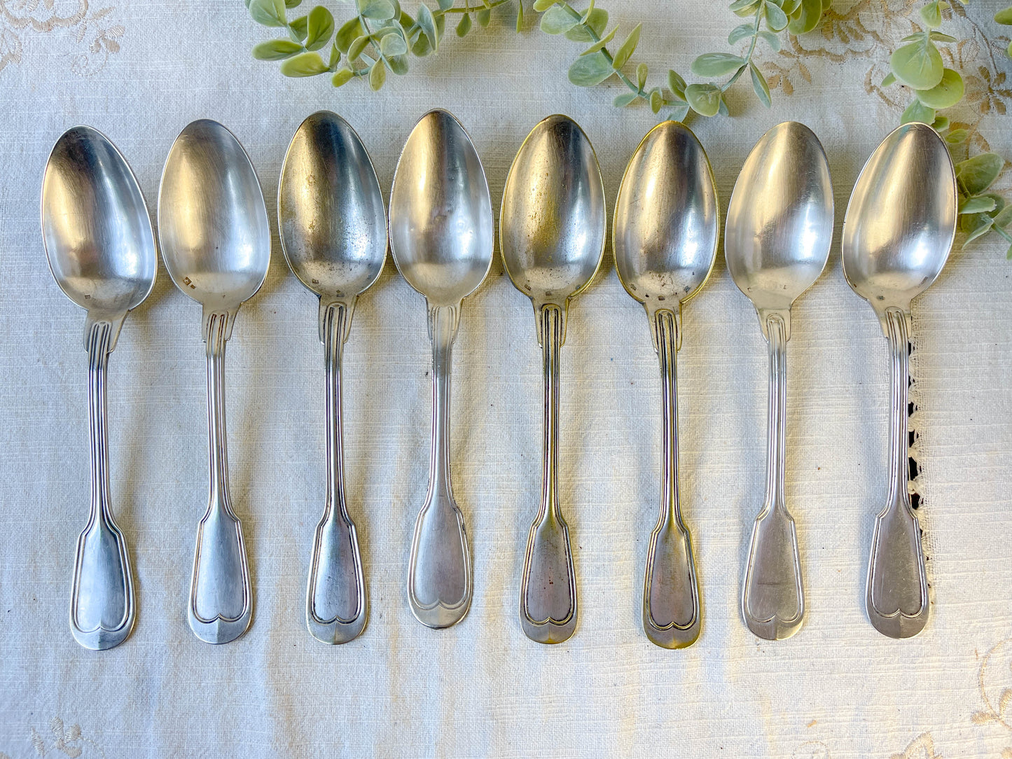 Ensemble de 8 cuillères à soupe vintage en métal argenté