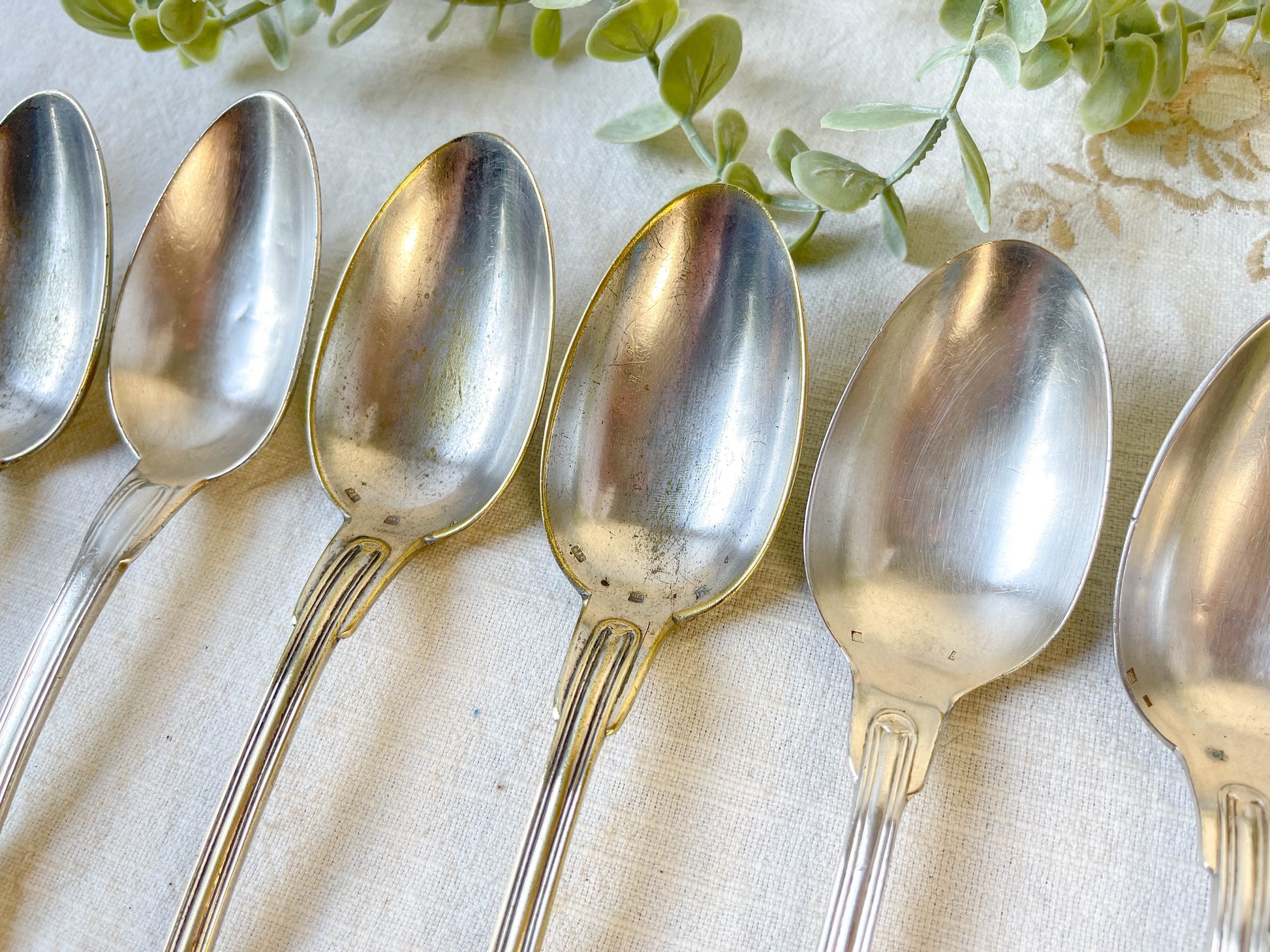 Ensemble de 8 cuillères à soupe vintage en métal argenté