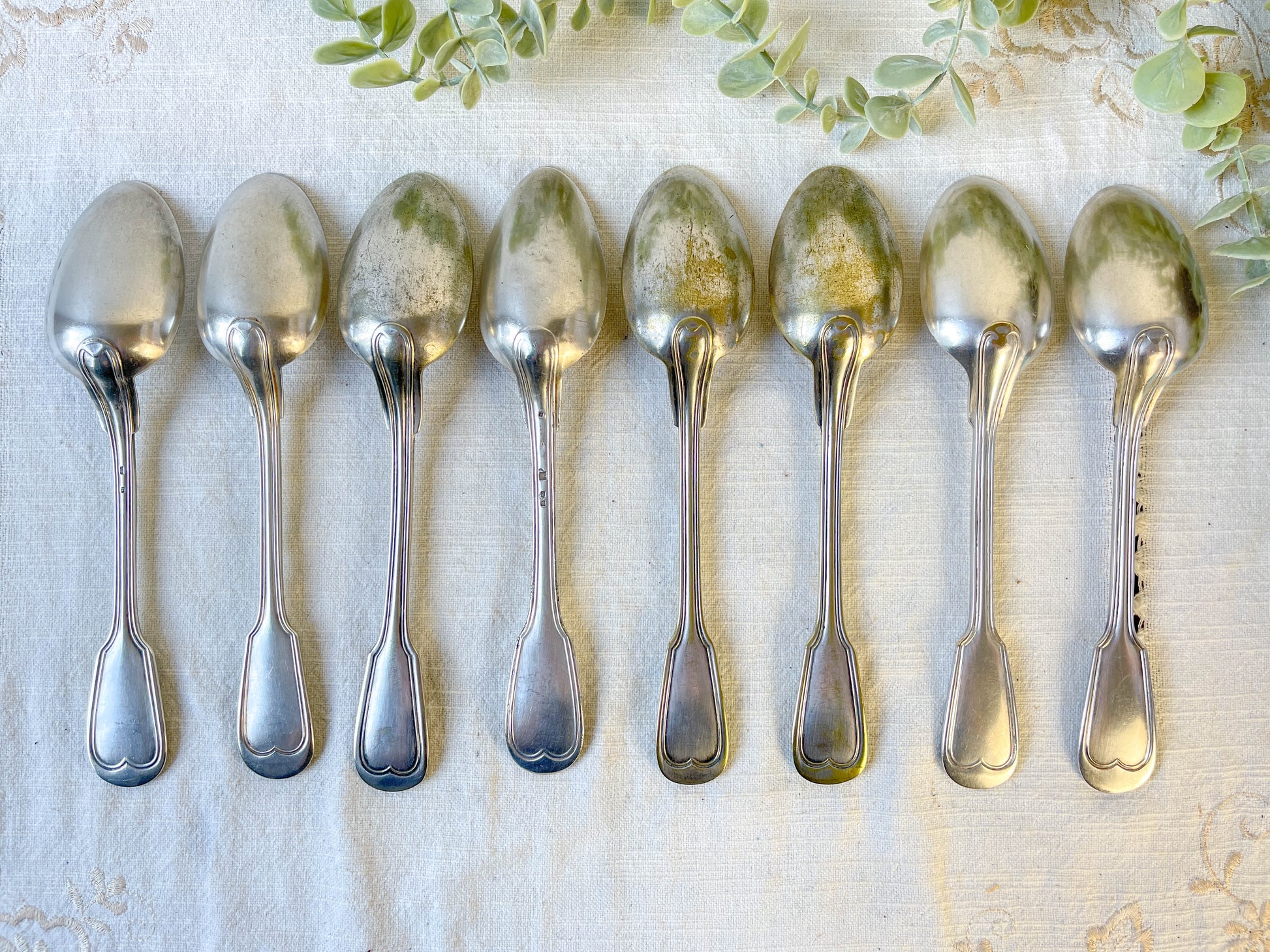 Ensemble de 8 cuillères à soupe vintage en métal argenté