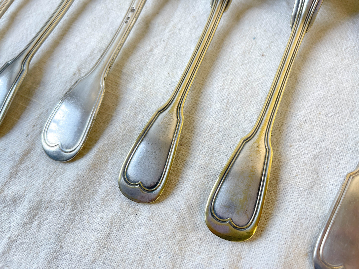 Ensemble de 8 cuillères à soupe vintage en métal argenté