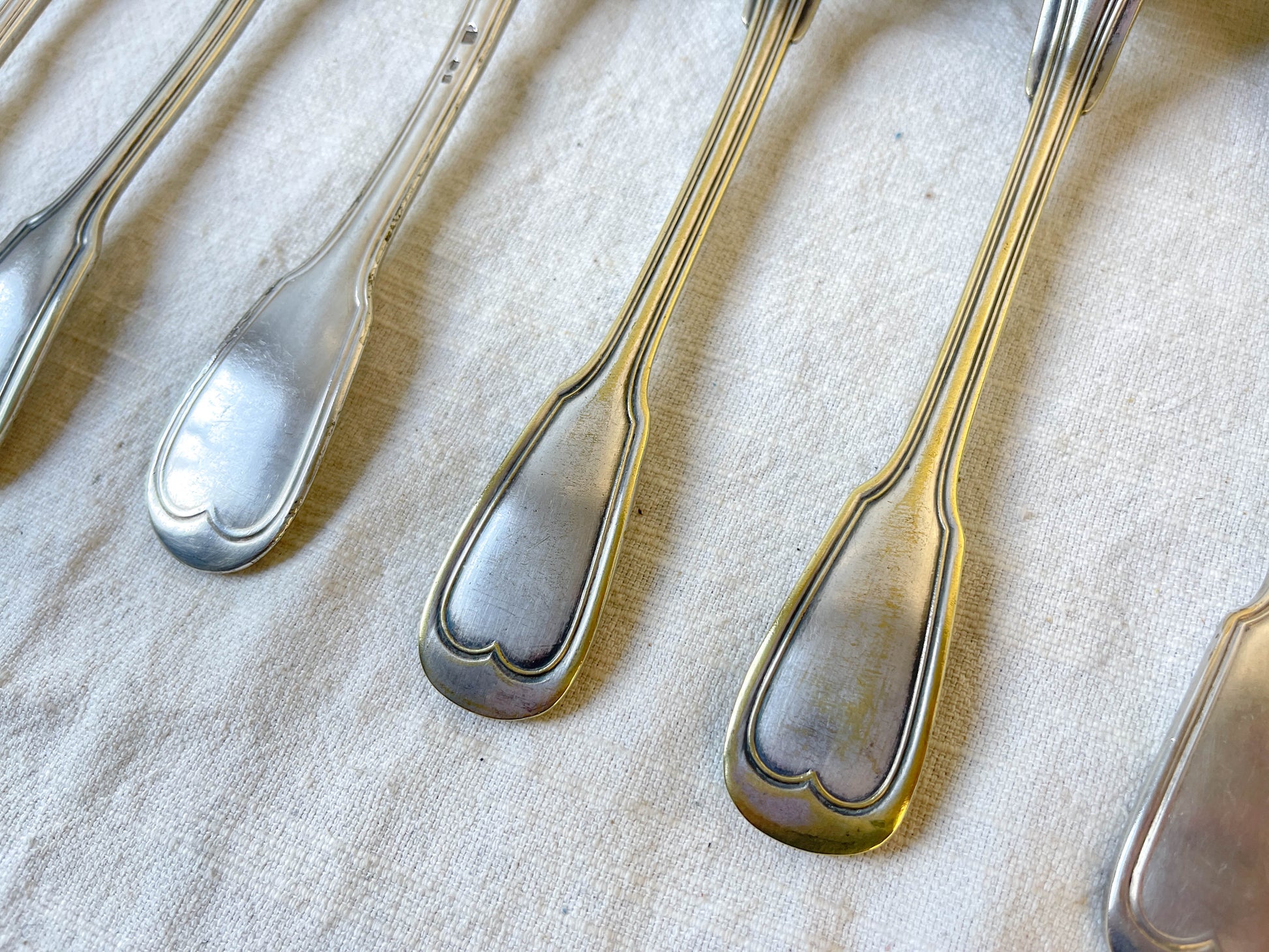 Ensemble de 8 cuillères à soupe vintage en métal argenté