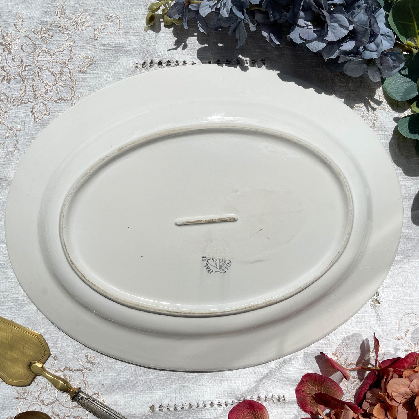 Grand plat ovale ancien en faïence italienne Stoviglierie – motif oiseaux et fleurs bleu, vert, rose