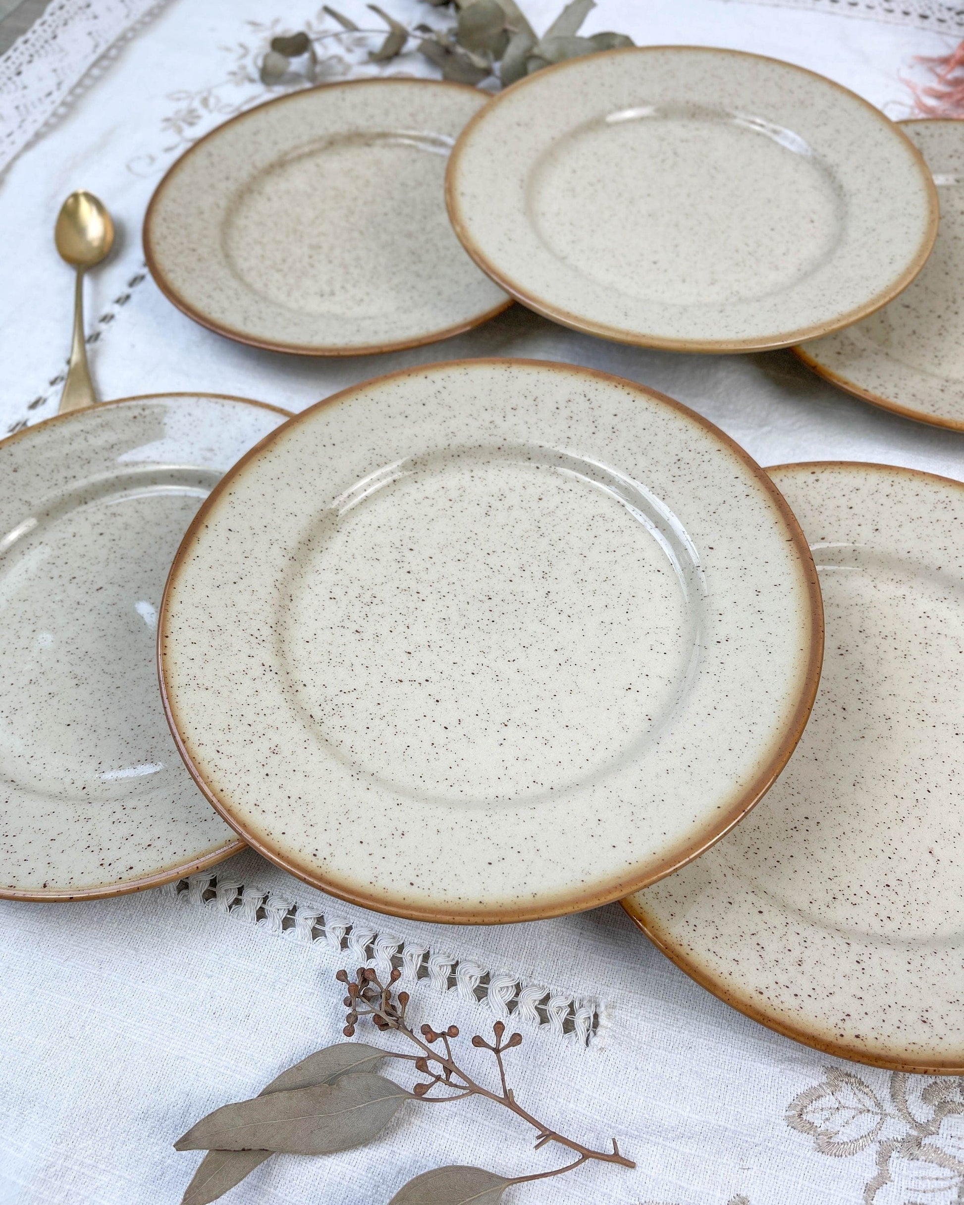 6 Petites Assiettes en grès moucheté Tulowice, 1950 - violn.fr