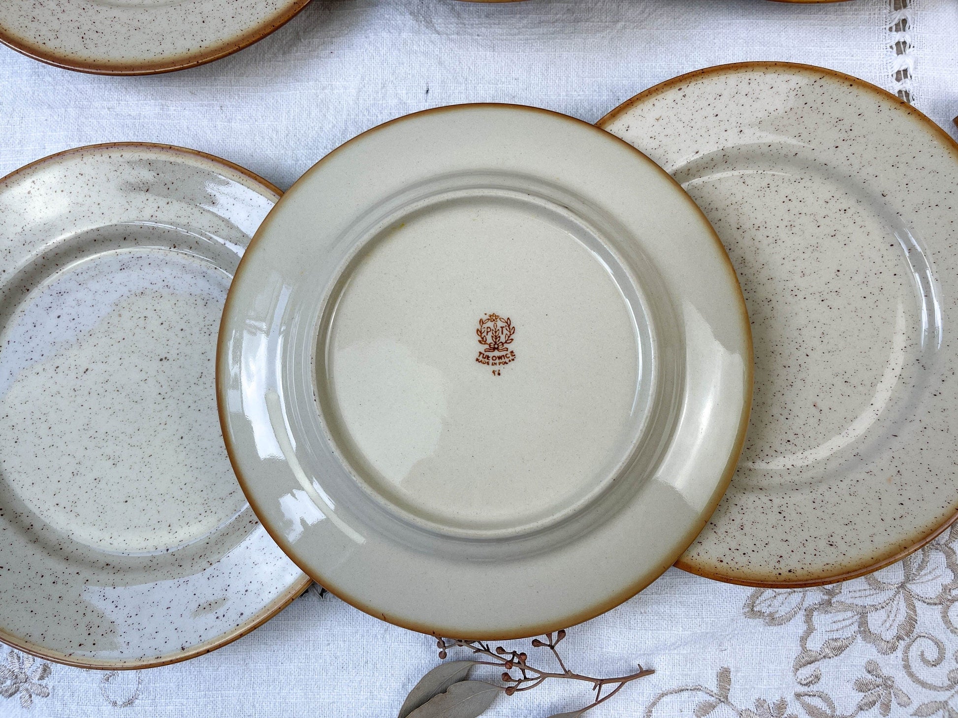 6 Petites Assiettes en grès moucheté Tulowice, 1950 - violn.fr