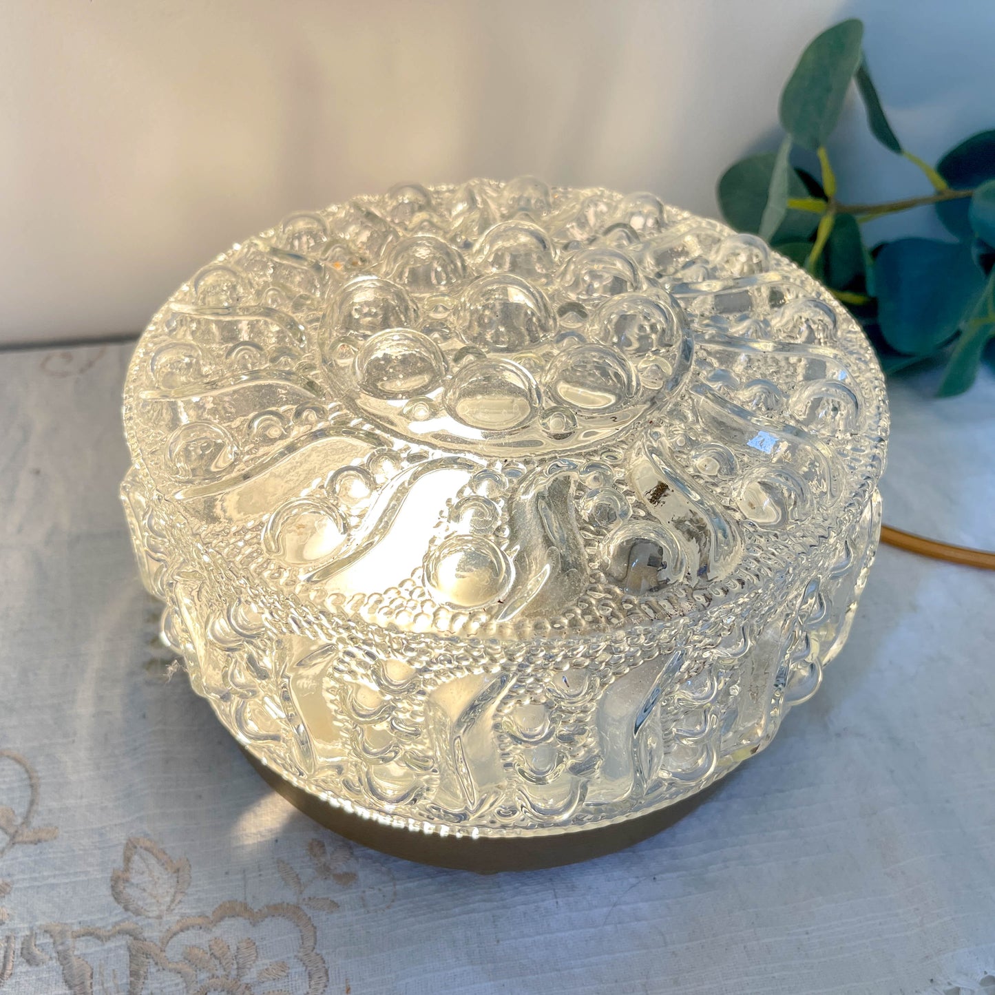 Lampe à poser vintage en verre bullé