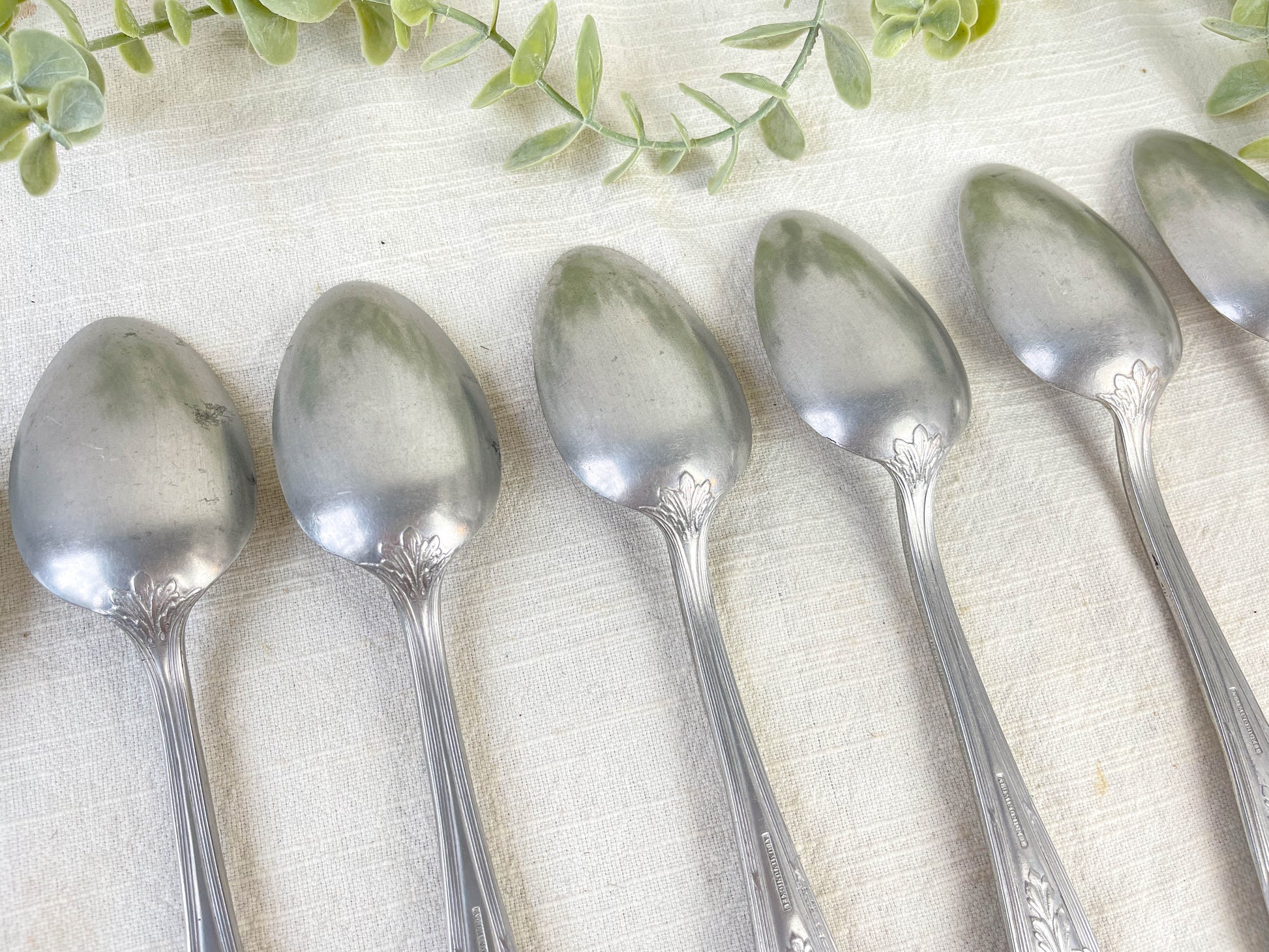 Ensemble de 7 cuillères à soupe vintage argenté Aluminonickel