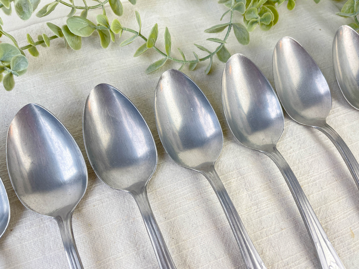 Ensemble de 7 cuillères à soupe vintage argenté Aluminonickel