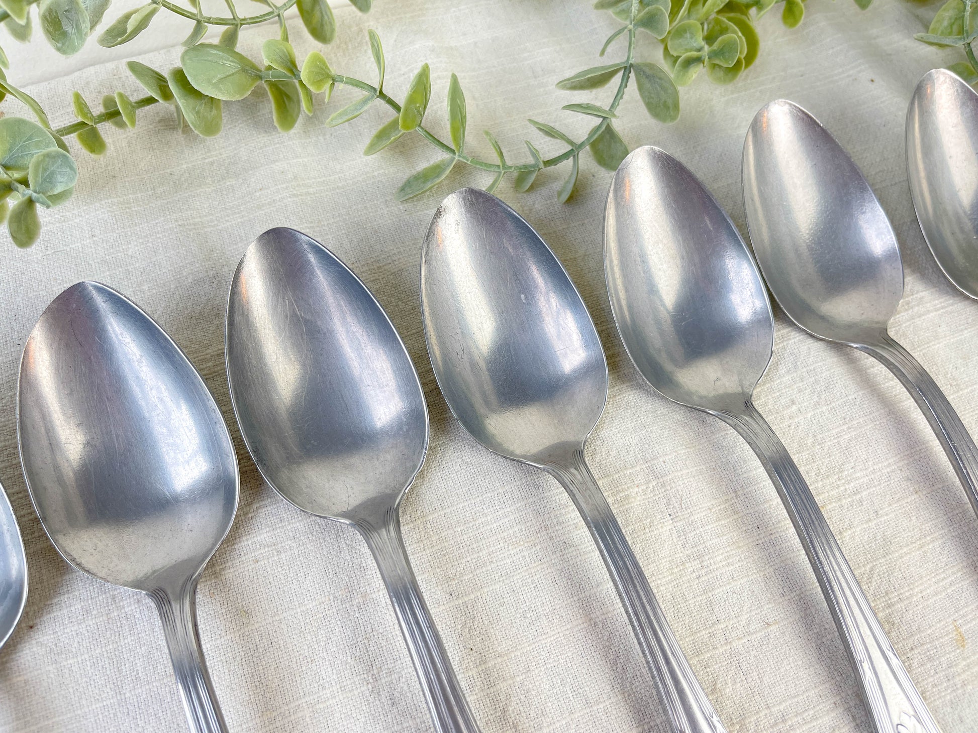Ensemble de 7 cuillères à soupe vintage argenté Aluminonickel