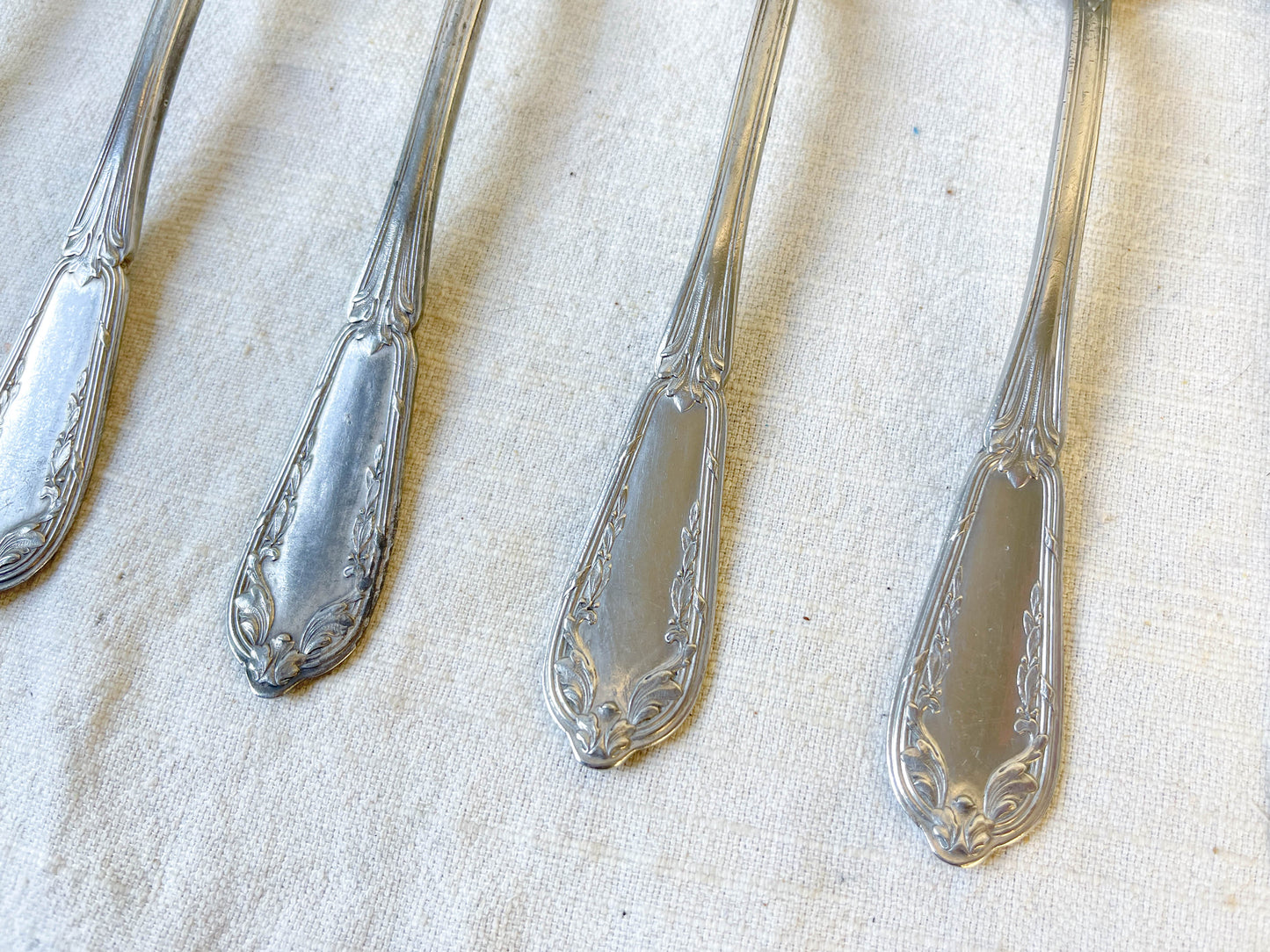 Ensemble de 8 cuillères à soupe vintage