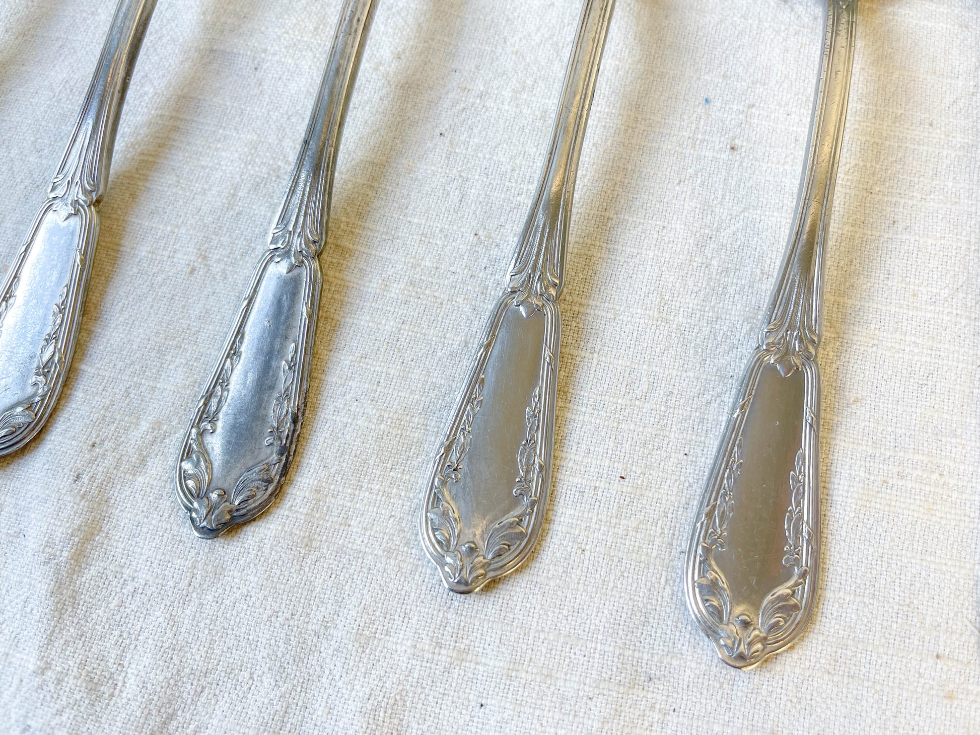 Ensemble de 8 cuillères à soupe vintage