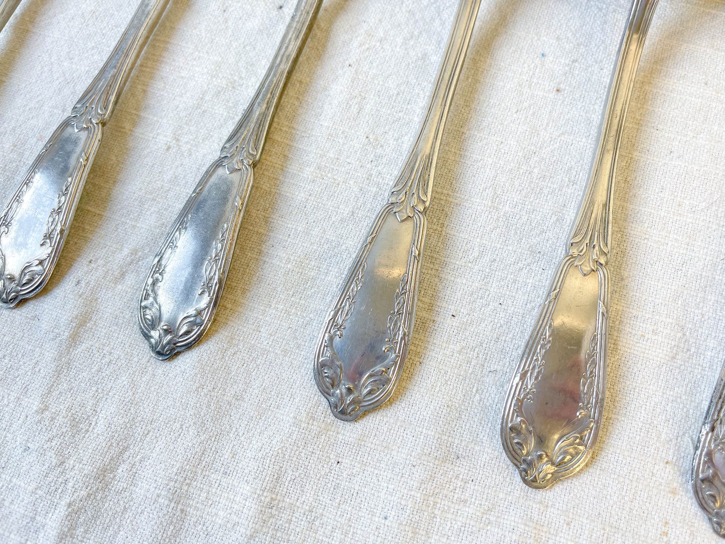 Ensemble de 8 cuillères à soupe vintage