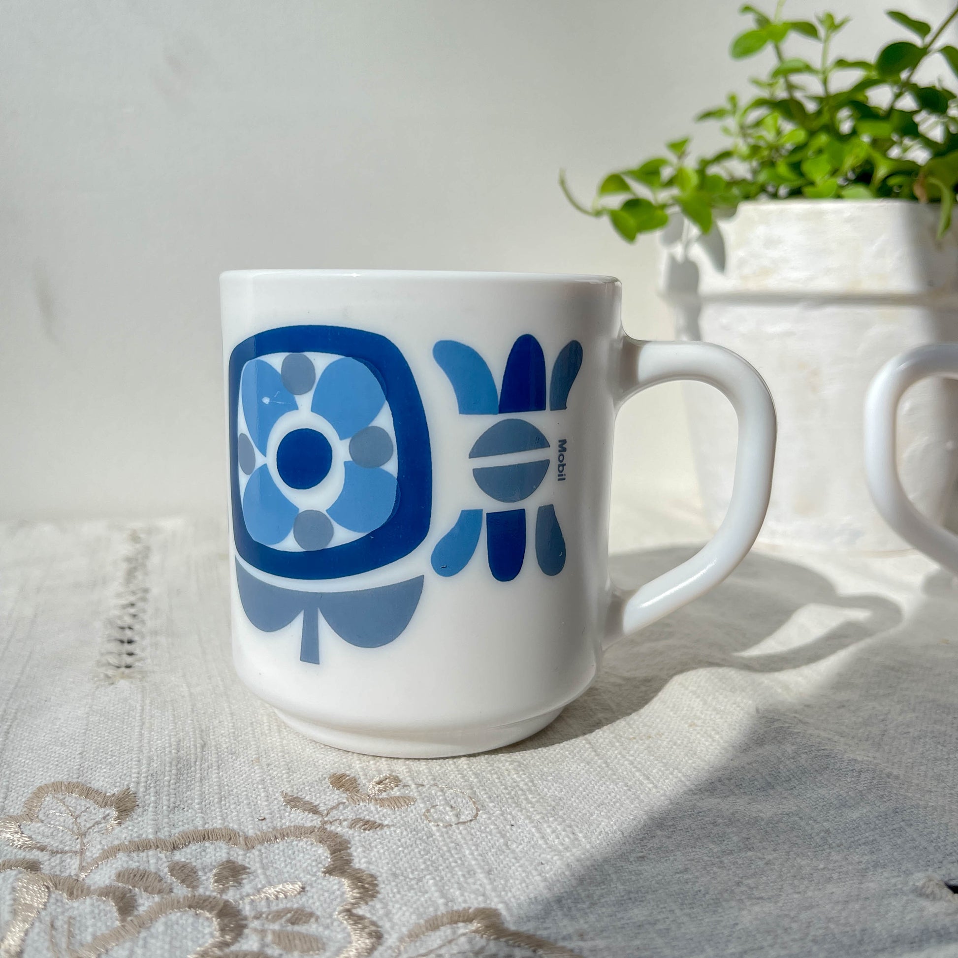 Service à café vintage MOBIL Arcopal – Tasses et pichet Made in France