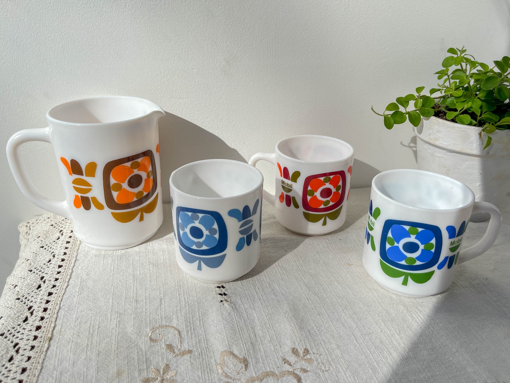 Service à café vintage MOBIL Arcopal – Tasses et pichet Made in France