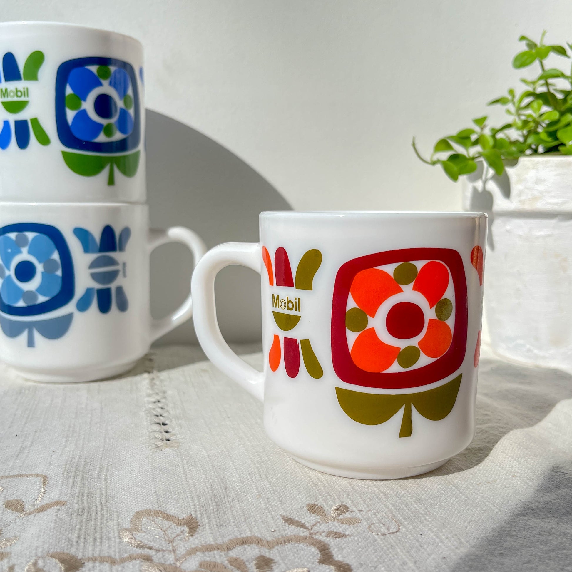 Service à café vintage MOBIL Arcopal – Tasses et pichet Made in France