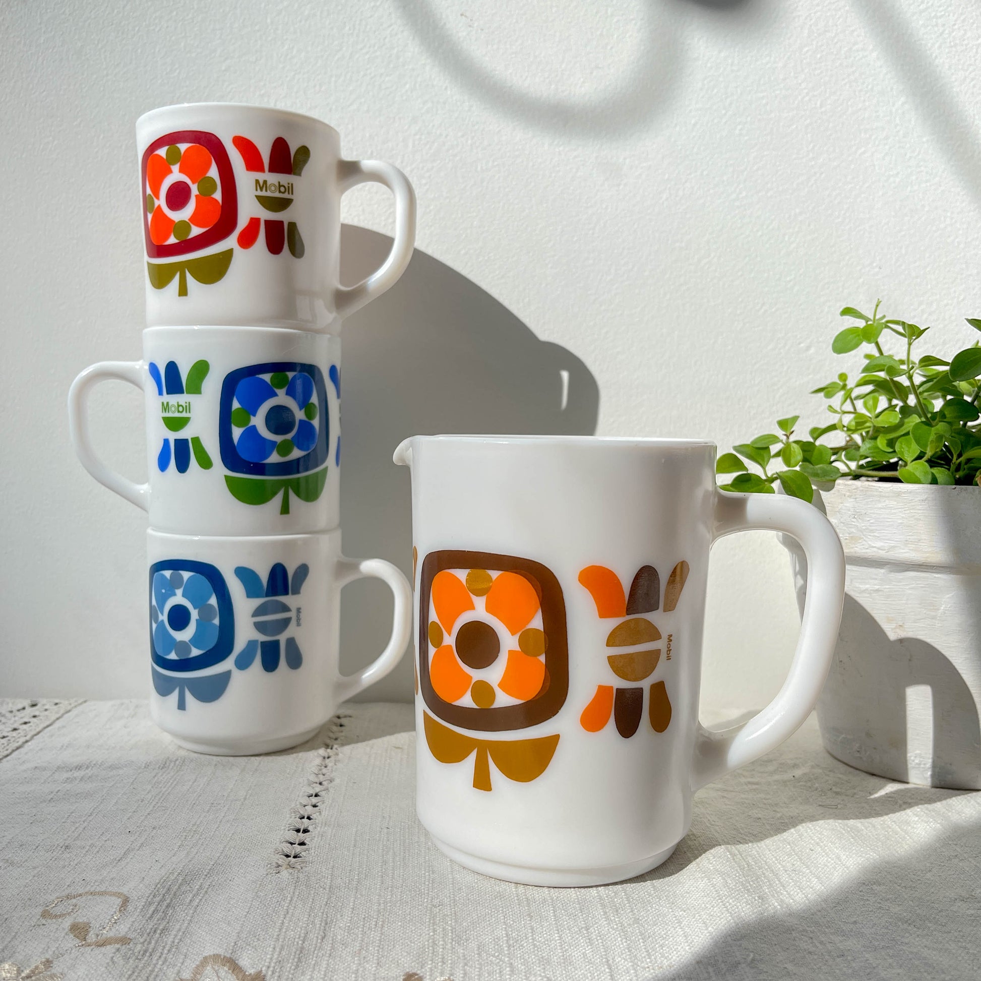 Service à café vintage MOBIL Arcopal – Tasses et pichet Made in France