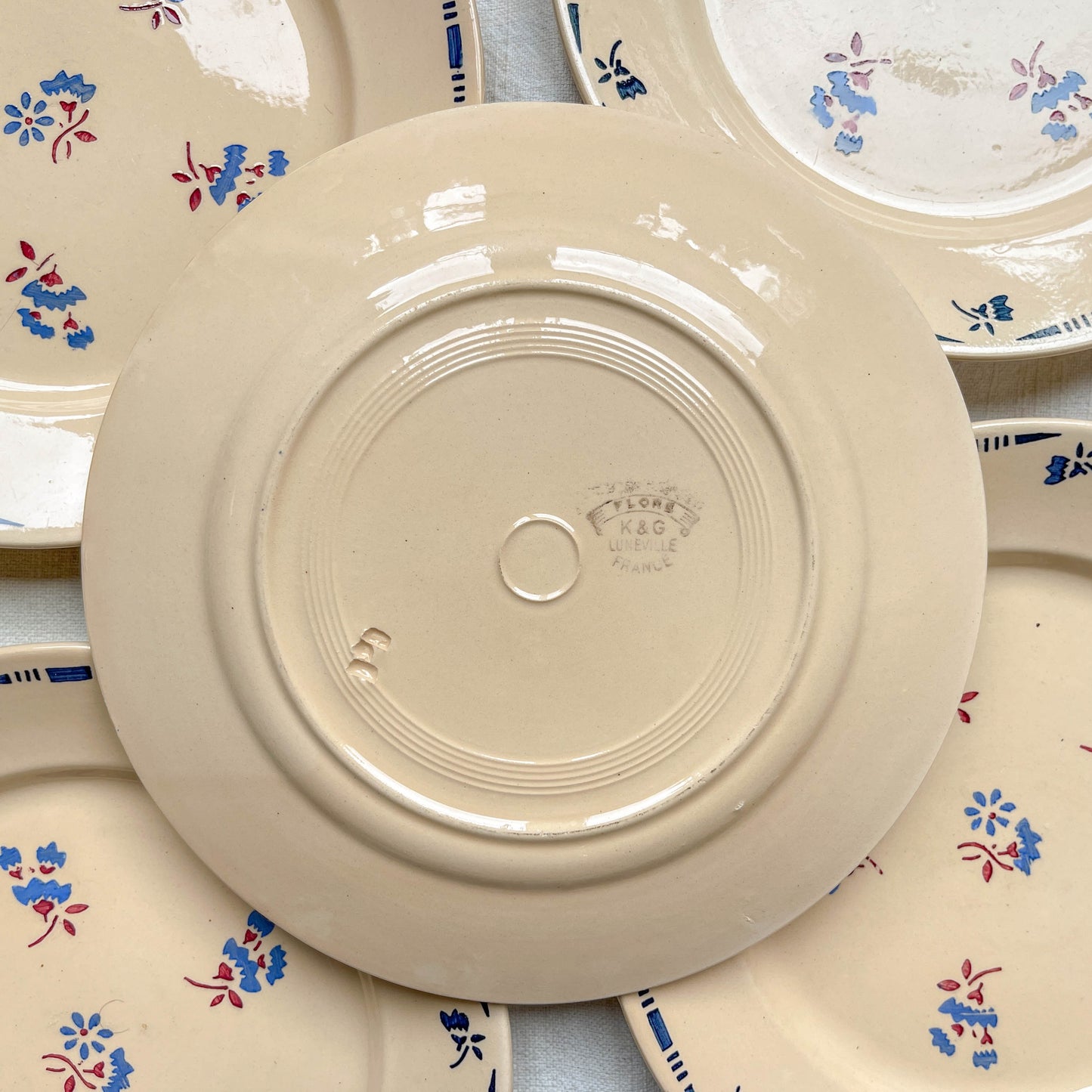 Lot de 5 petites assiettes en porcelaine vintage K&G Lunéville "Flore" des années 1950, décor fleuri bleu