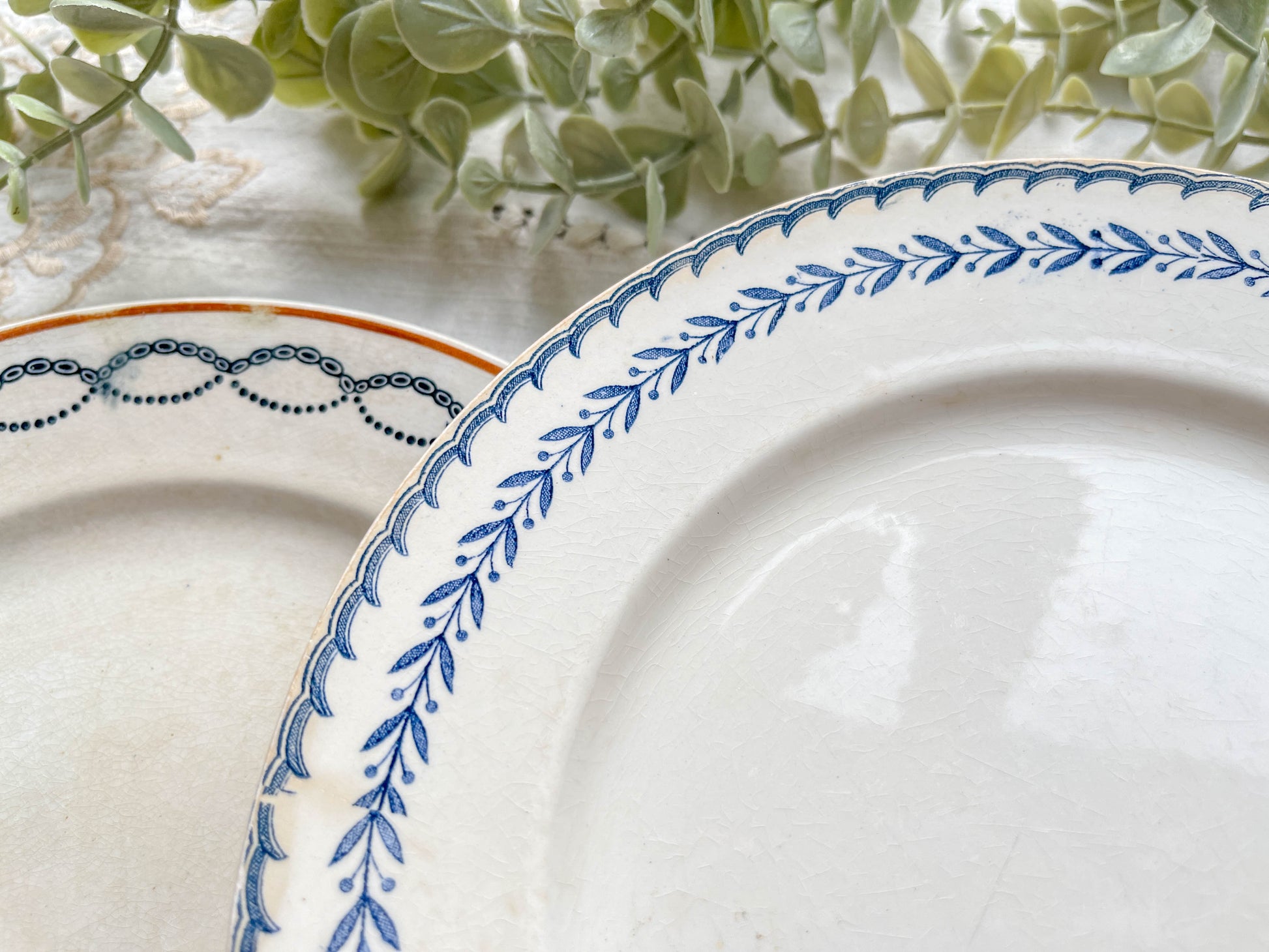 6 Petites assiettes vintage dépareillées bleues orange - L’Amandinoise - Luneville - Emile Bourgeois