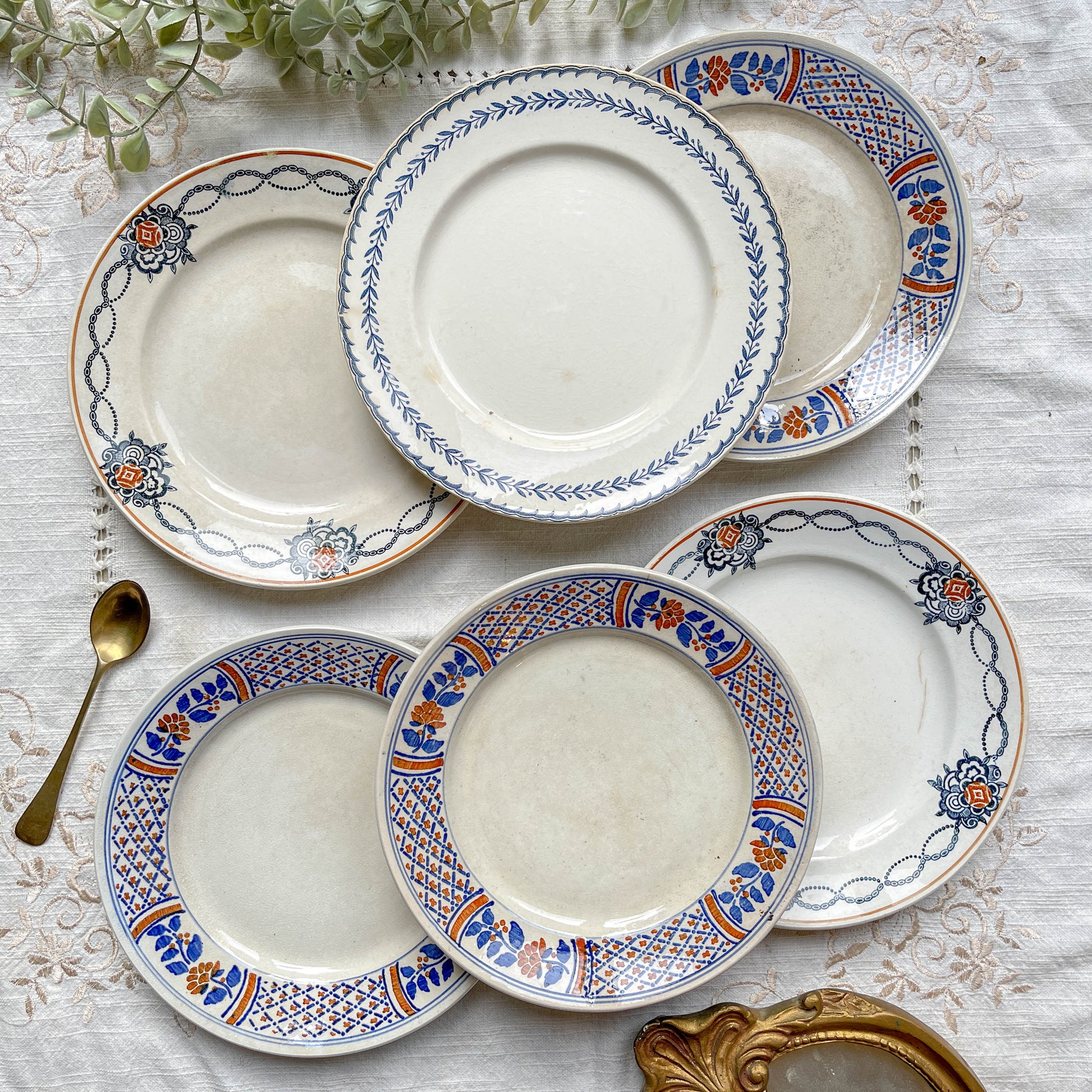 6 Petites assiettes vintage dépareillées bleues orange - L’Amandinoise - Luneville - Emile Bourgeois
