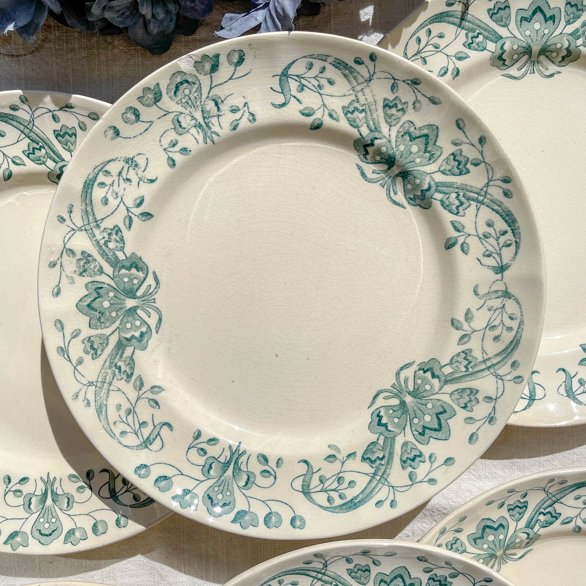 Lot de 6 Petites Assiettes Anciennes Terre de Fer "Figuig" – Longchamp XIXe