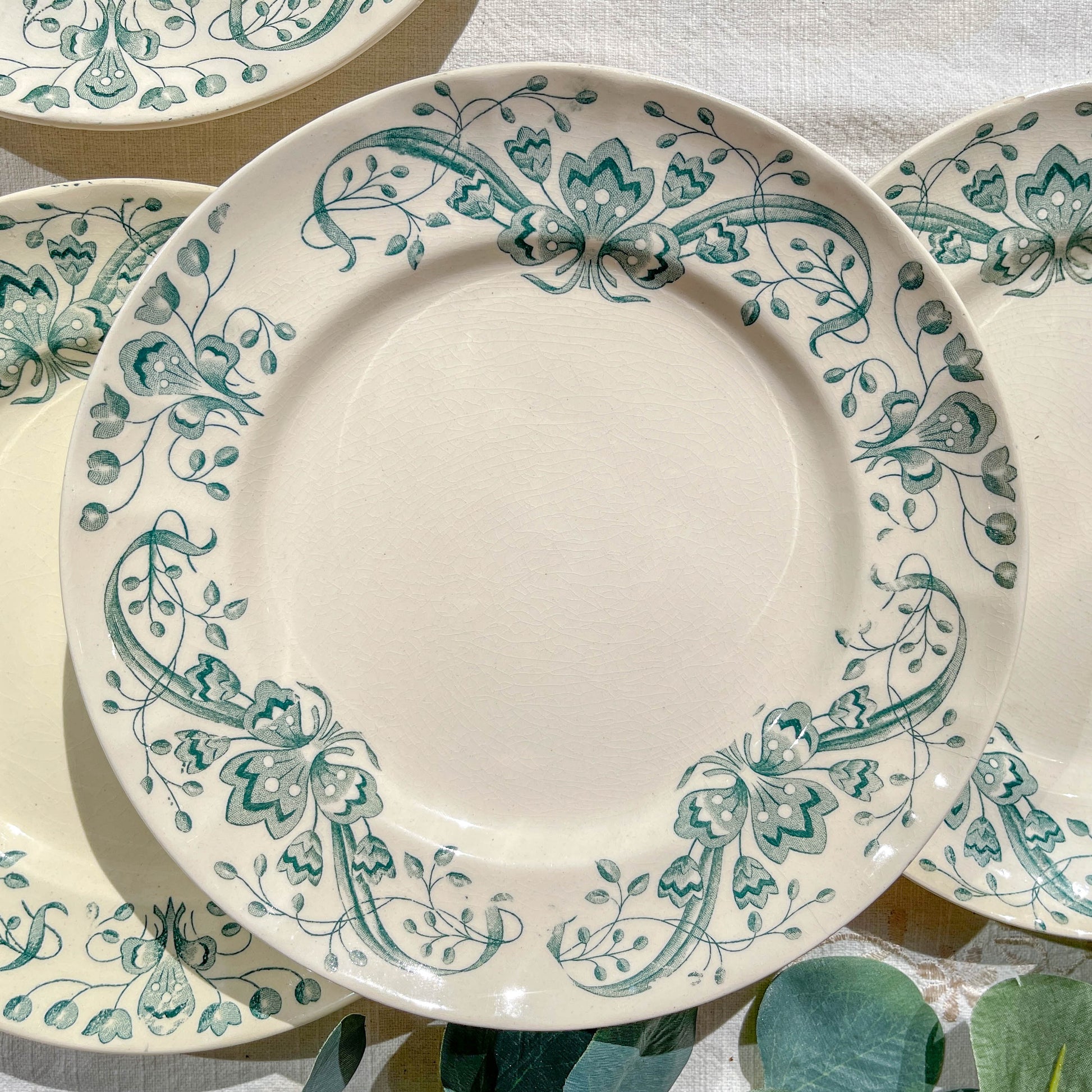 Lot de 6 Petites Assiettes Anciennes Terre de Fer "Figuig" – Longchamp XIXe